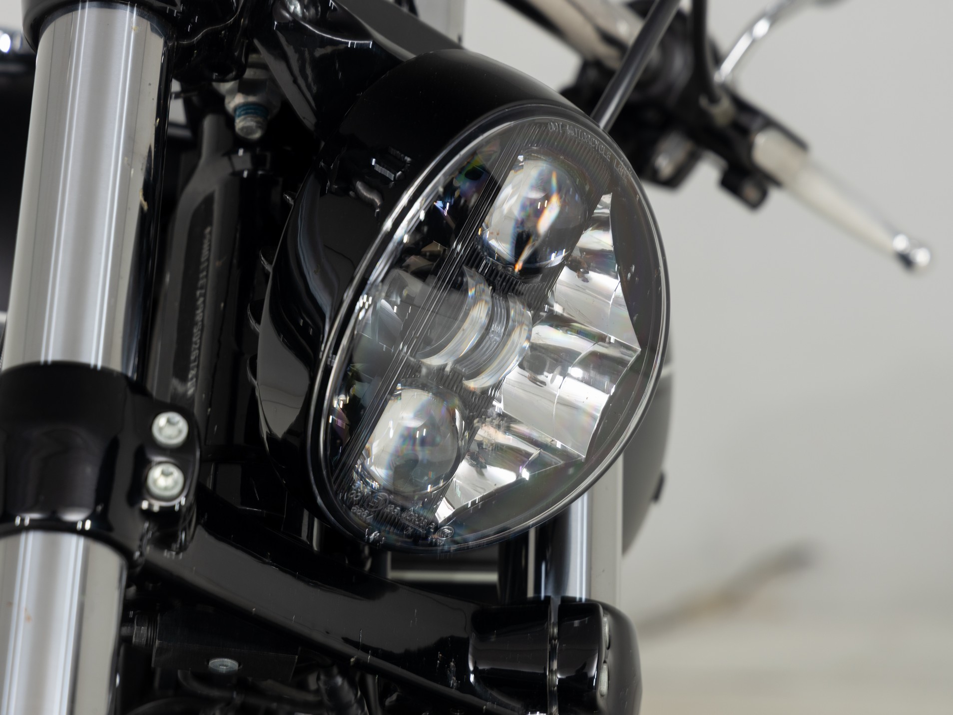 HARLEY-DAVIDSON FXBR Breakout Softail Solid Co