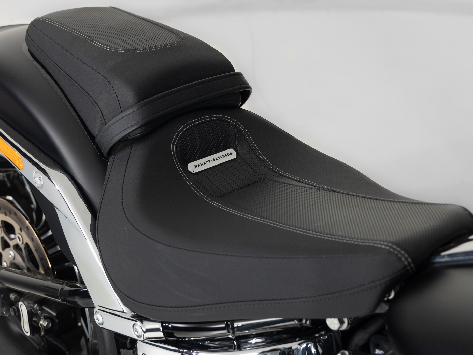 HARLEY-DAVIDSON FXBR Breakout Softail Solid Co