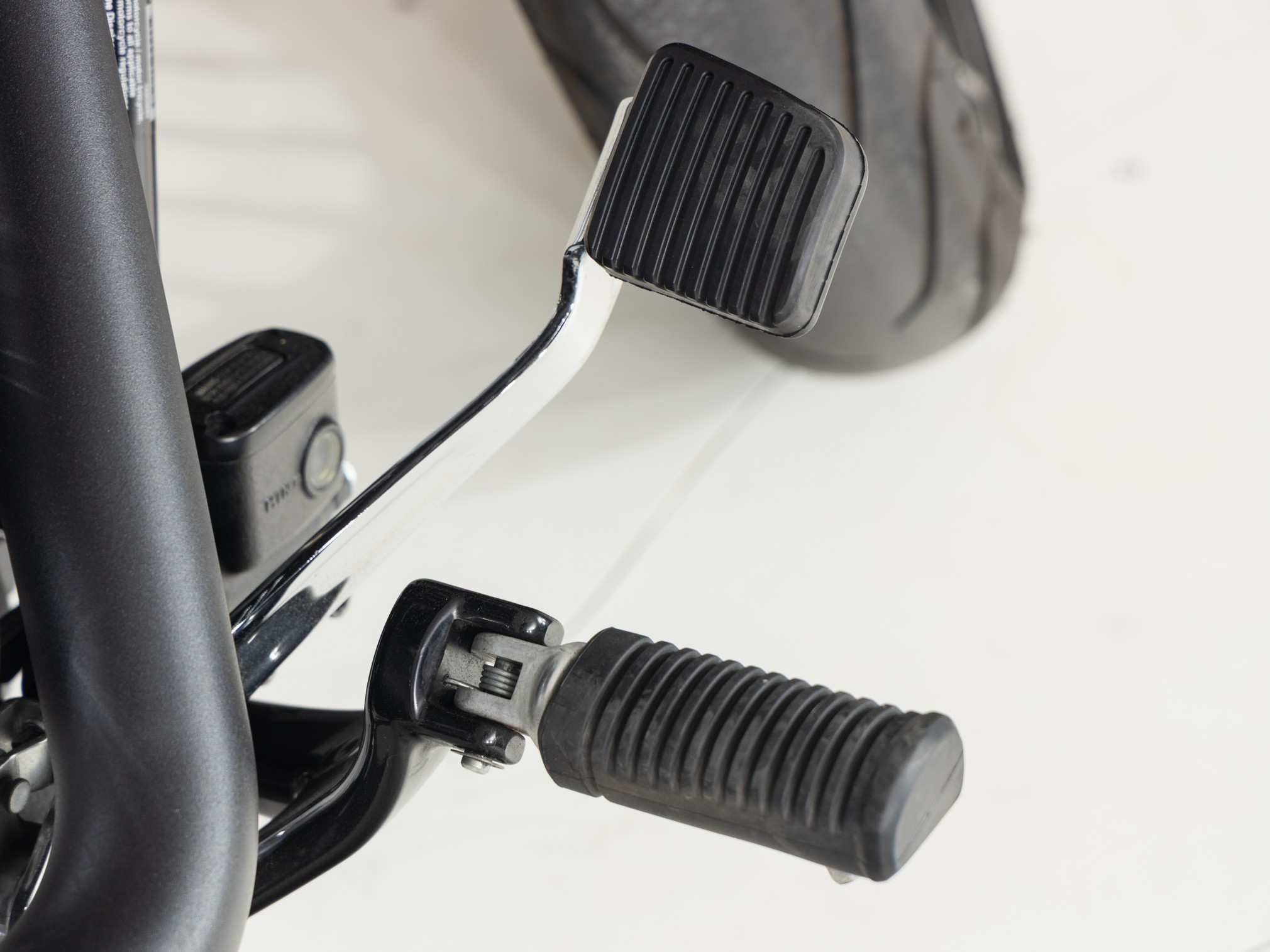 HARLEY-DAVIDSON FXBR Breakout Softail Solid Co