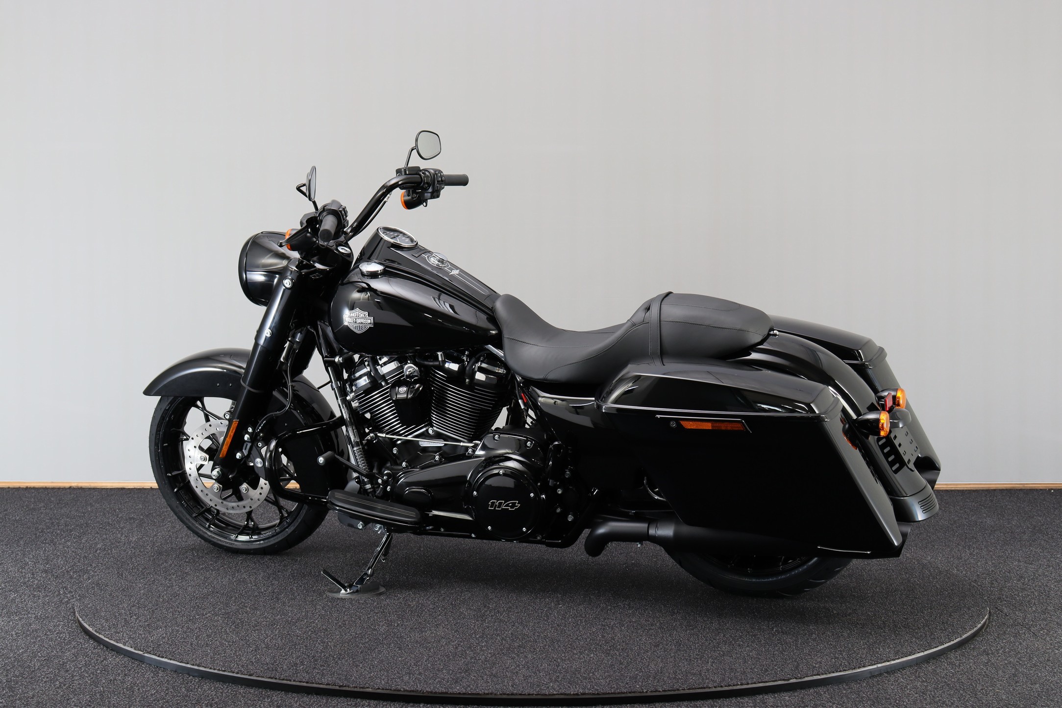 HARLEY-DAVIDSON FLHRXS Road King Special Vivid