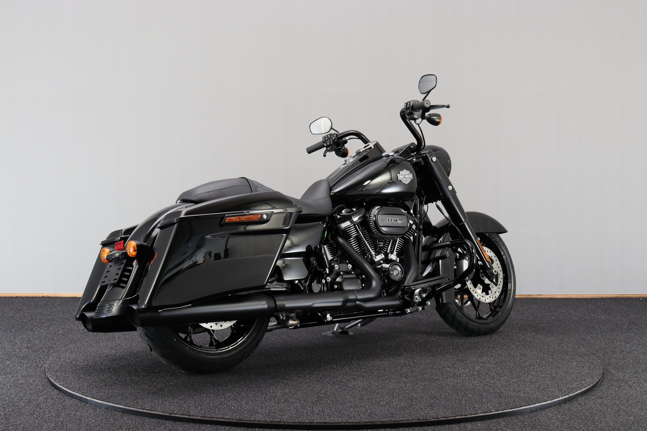 HARLEY-DAVIDSON FLHRXS Road King Special Vivid