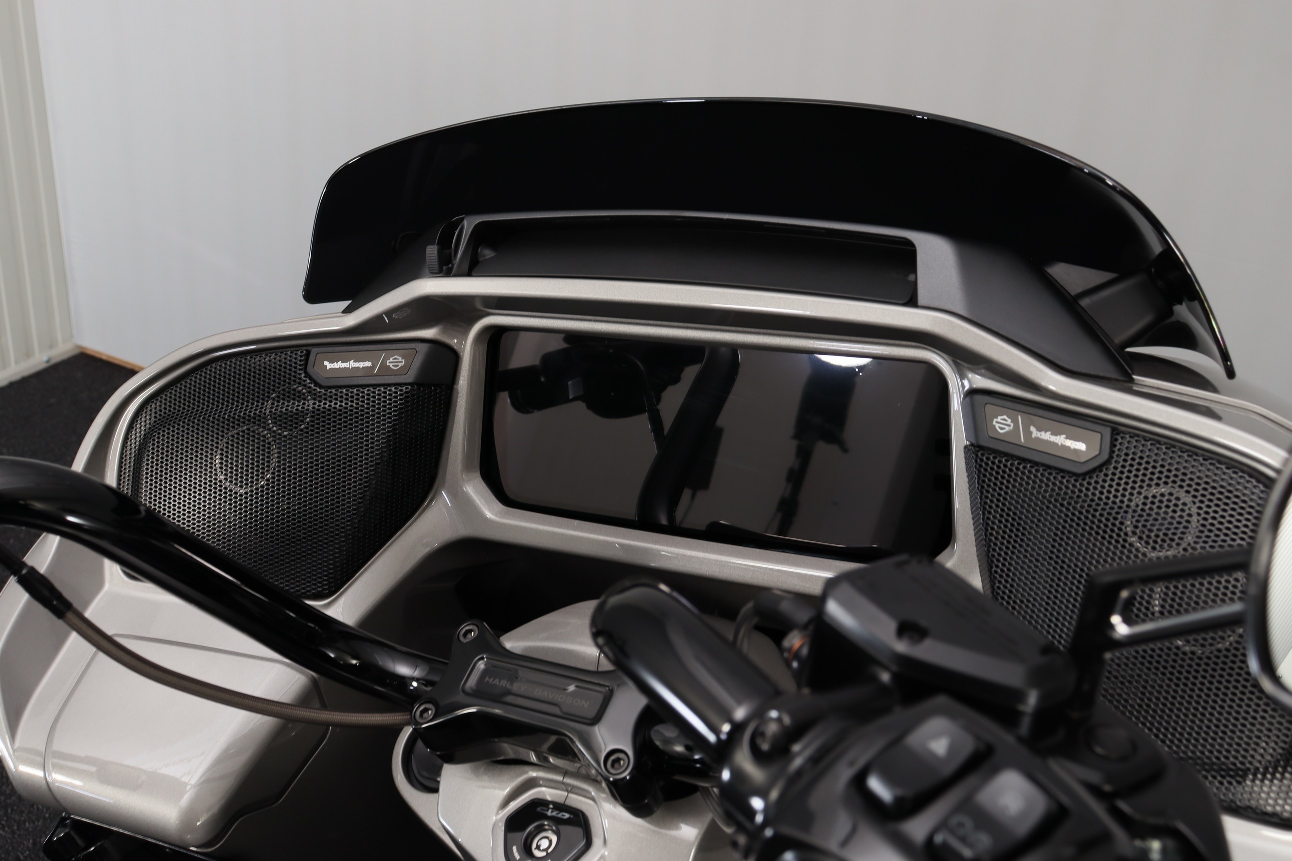 HARLEY-DAVIDSON FLTRXSE CVO Road Glide Custom