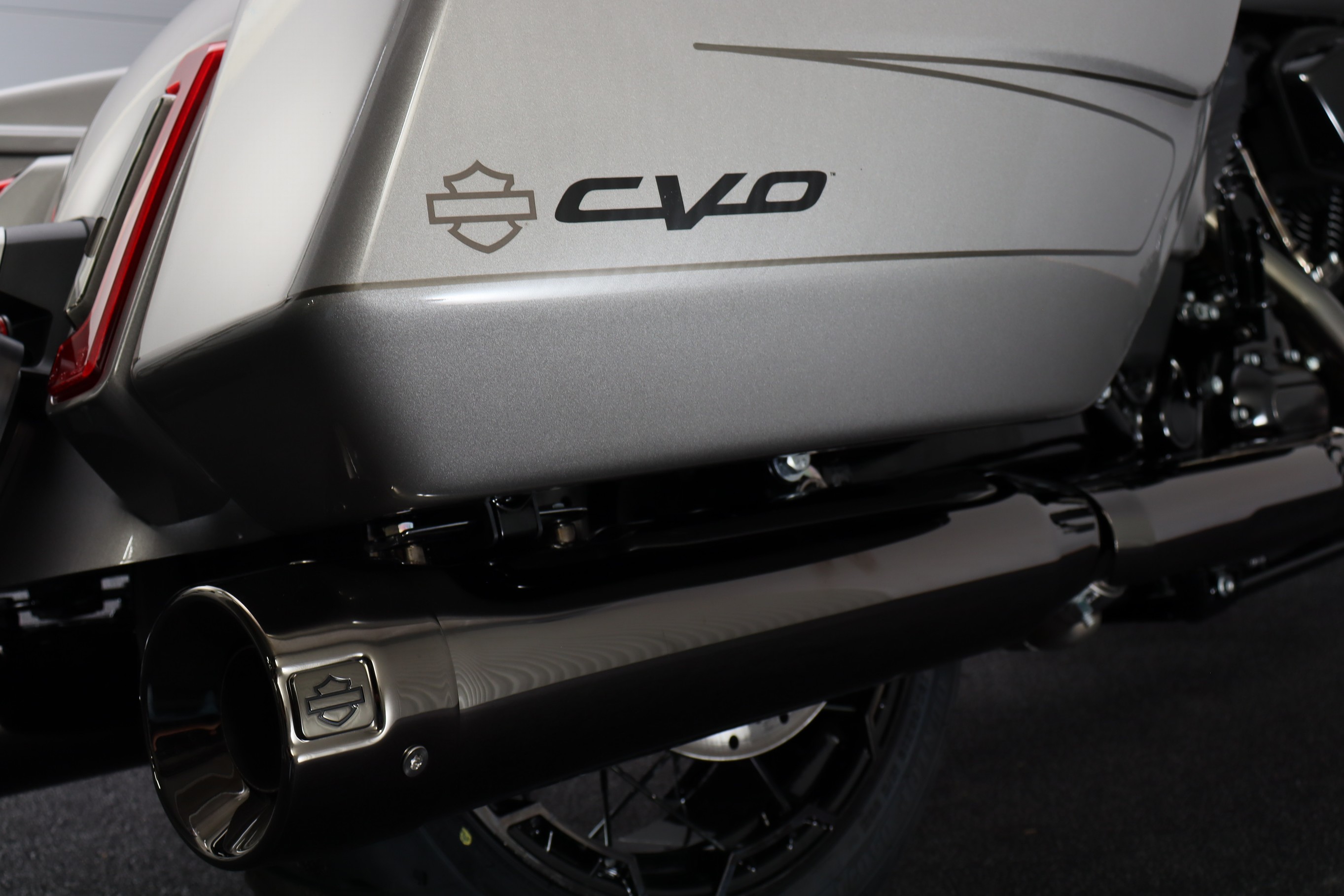 HARLEY-DAVIDSON FLTRXSE CVO Road Glide Custom