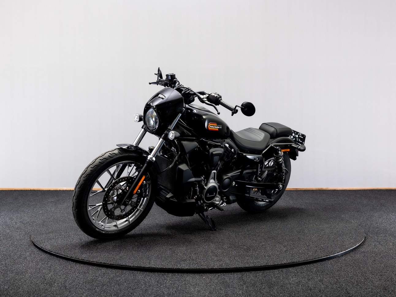 HARLEY-DAVIDSON RH975 Vivid Black