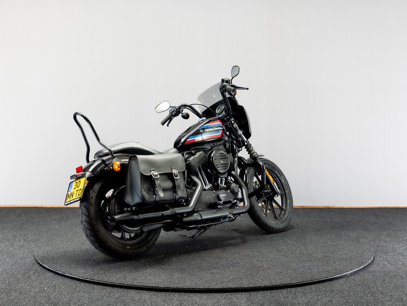 HARLEY-DAVIDSON - XL1200N Iron