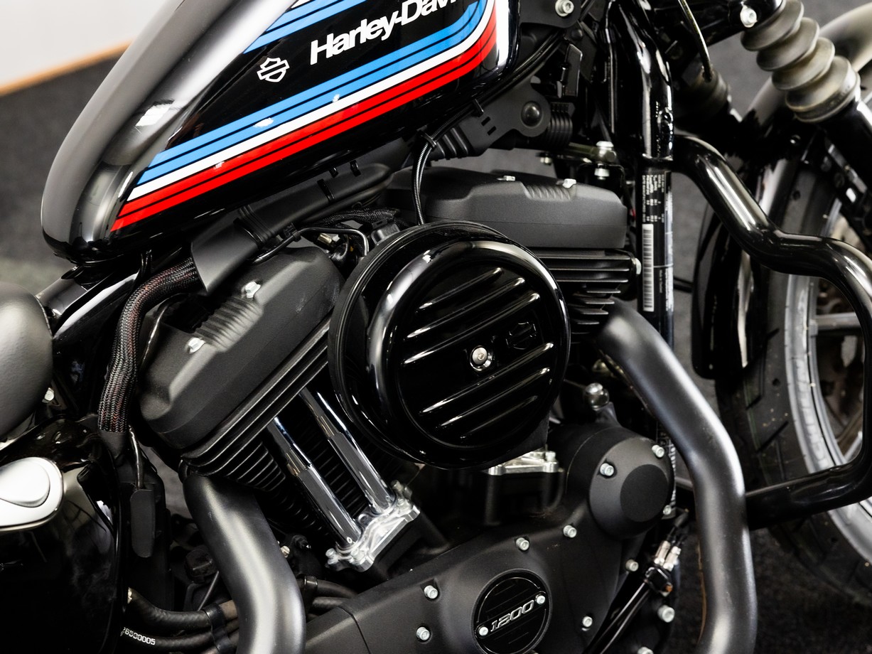 HARLEY-DAVIDSON - XL1200N Iron