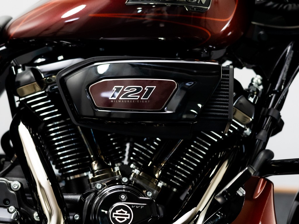 HARLEY-DAVIDSON FLHXSE CVO Street Glide Solid