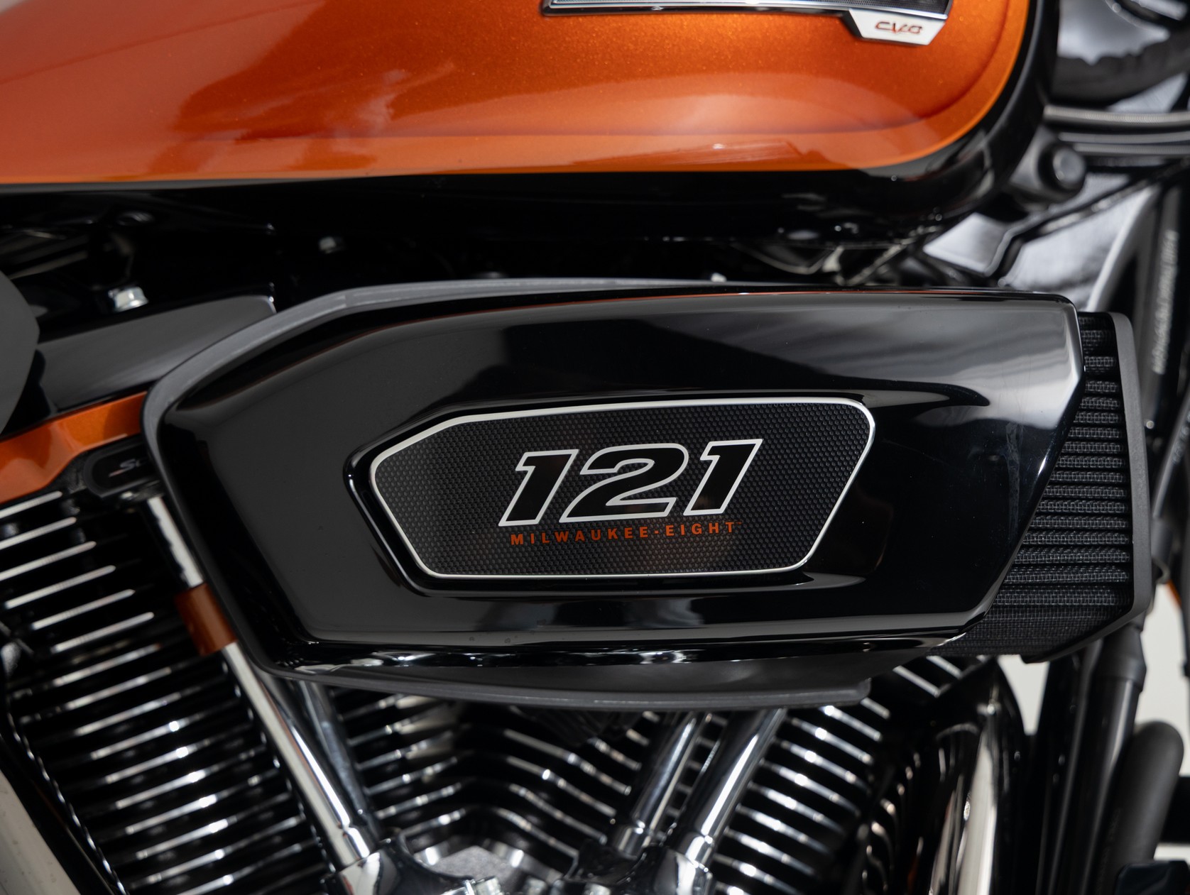 HARLEY-DAVIDSON FLHXSE CVO Street Glide Gunsli
