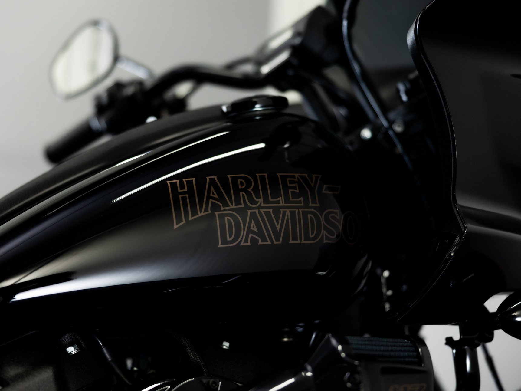 HARLEY-DAVIDSON FXLRST Low Rider ST Vivid Blac