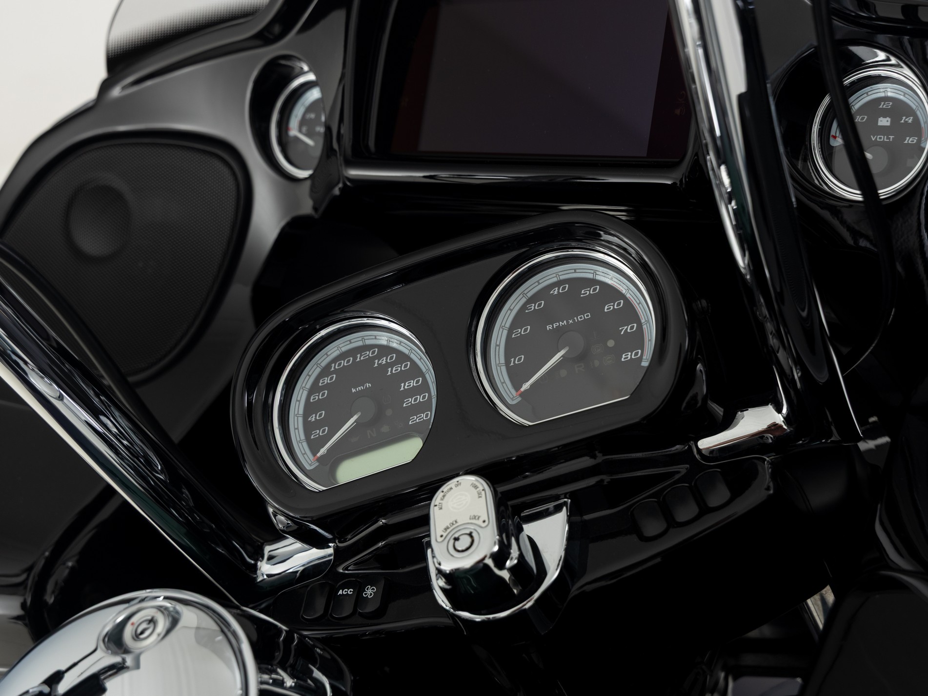 HARLEY-DAVIDSON FLTRXS Road Glide Custom Color