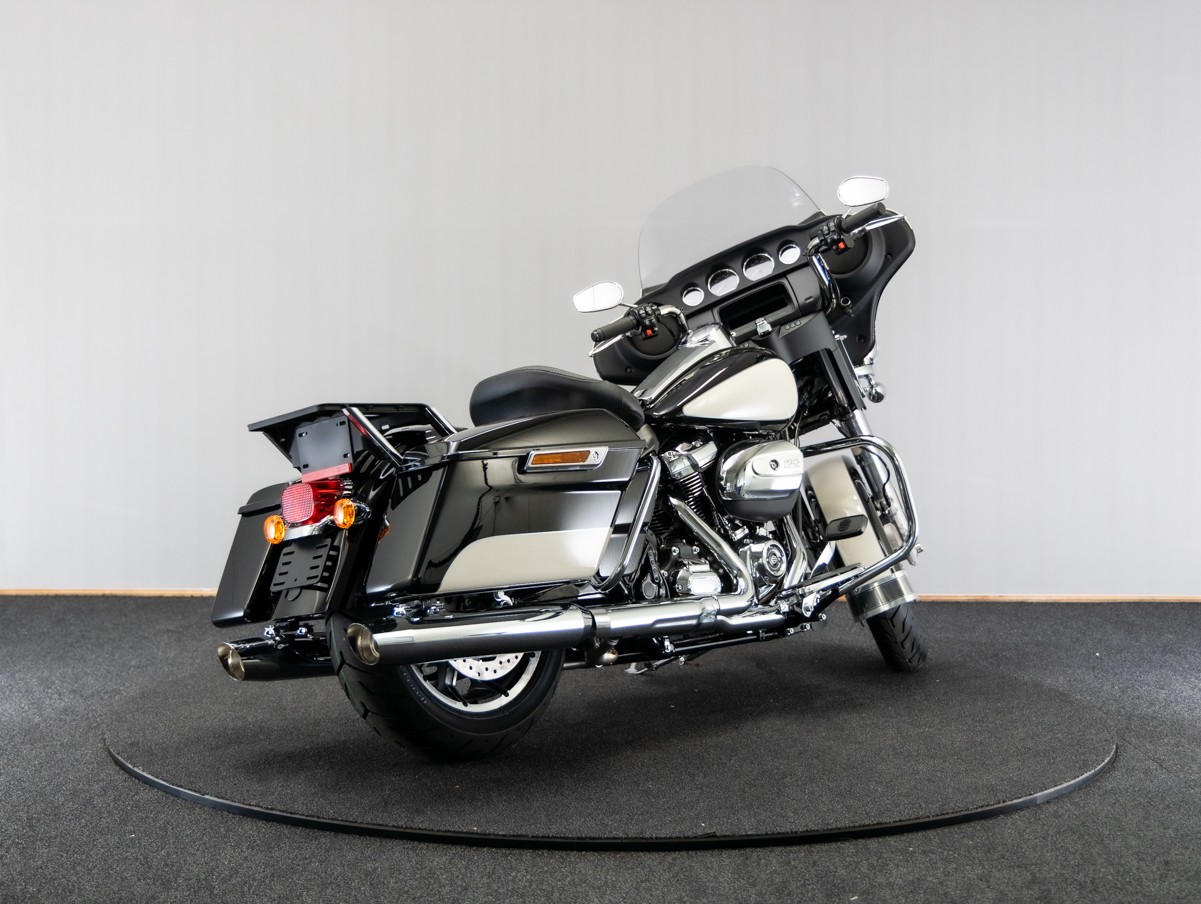 HARLEY-DAVIDSON FLHT Electra Glide