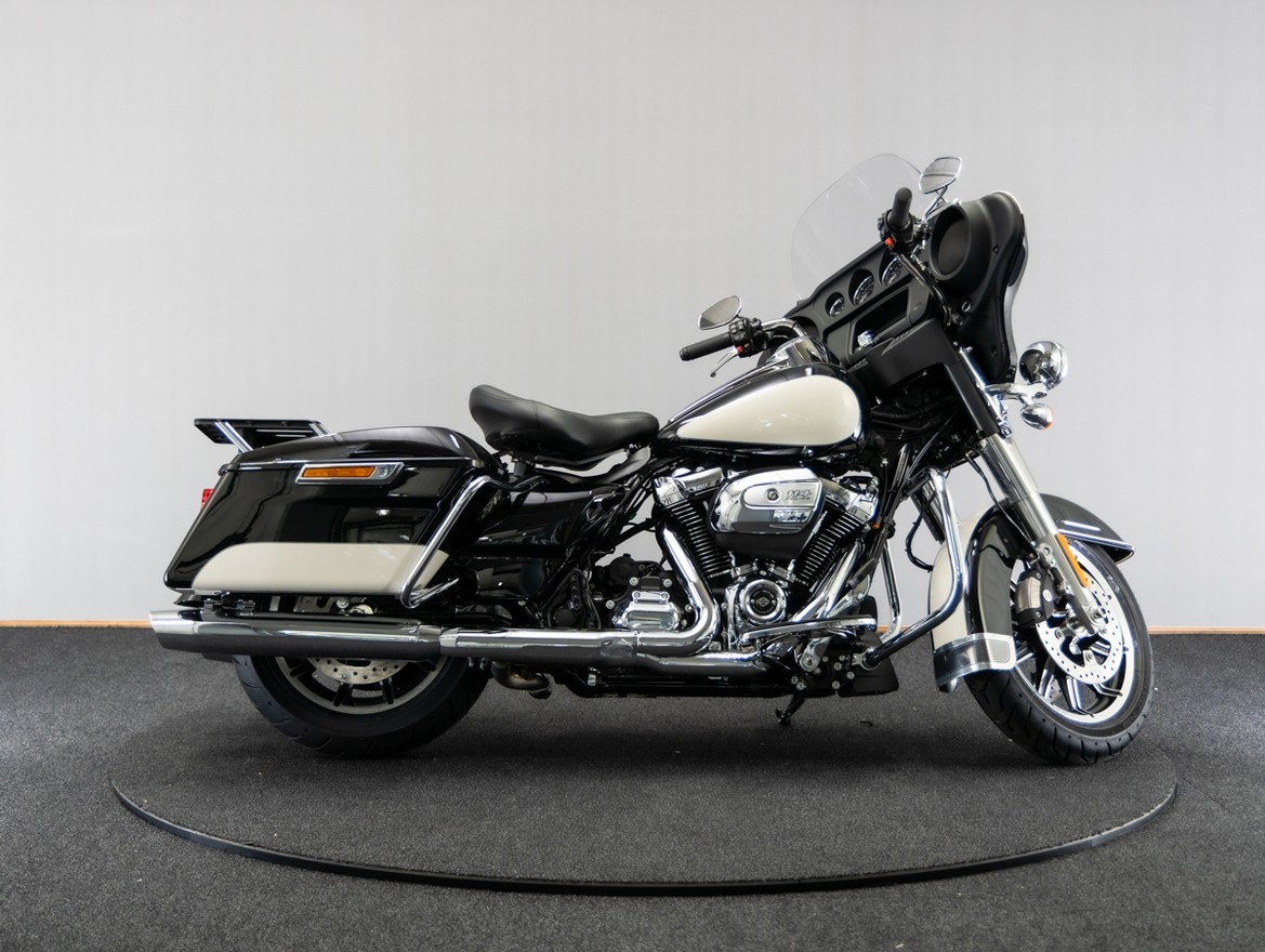 HARLEY-DAVIDSON FLHT Electra Glide