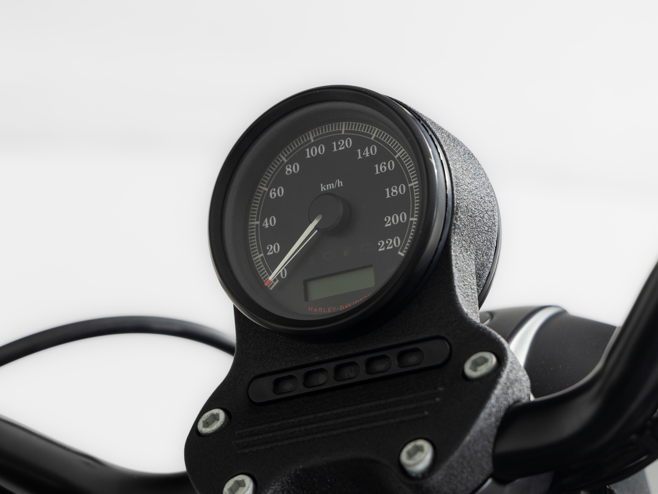 HARLEY-DAVIDSON 883 Iron