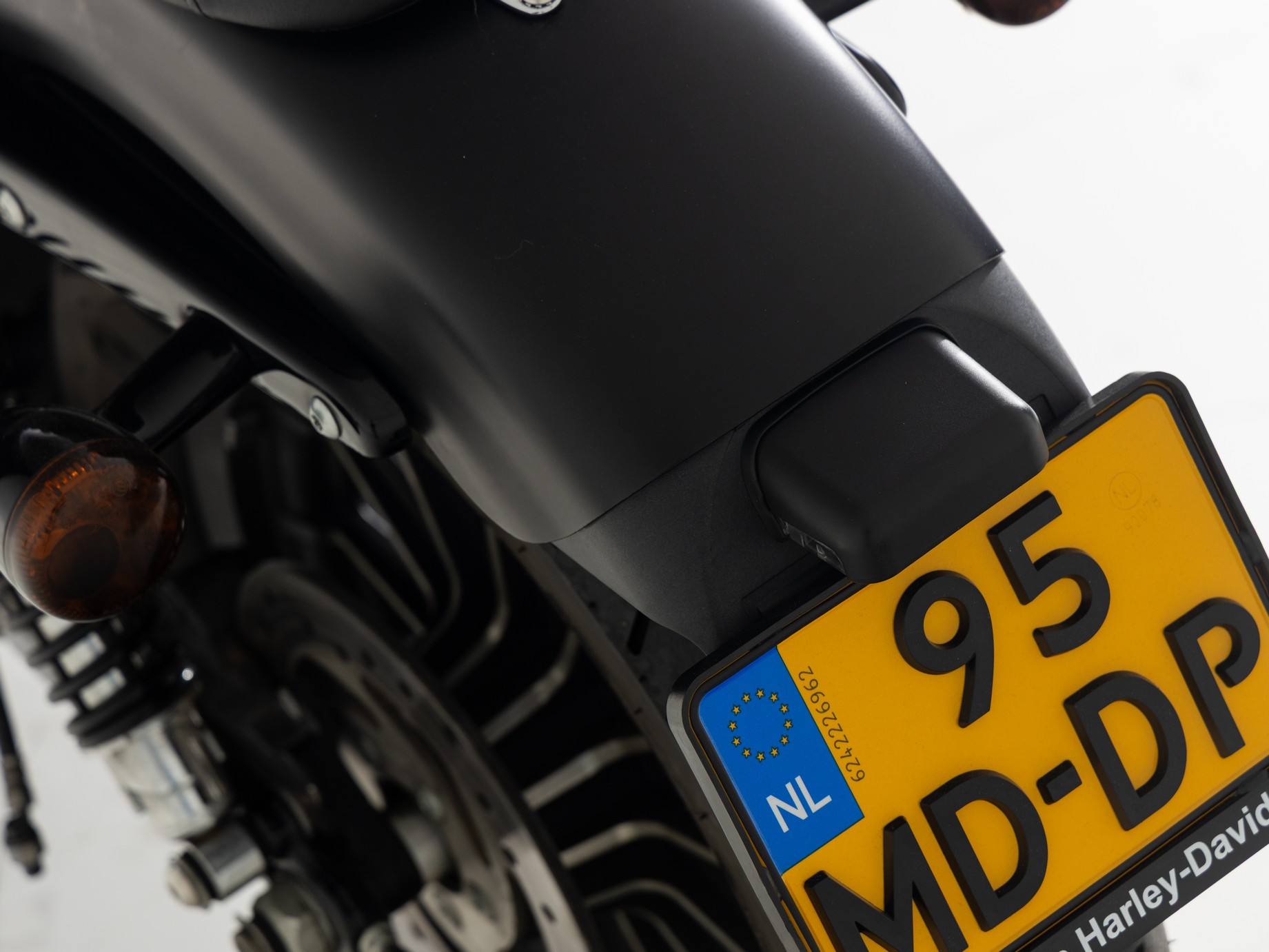HARLEY-DAVIDSON 883 Iron