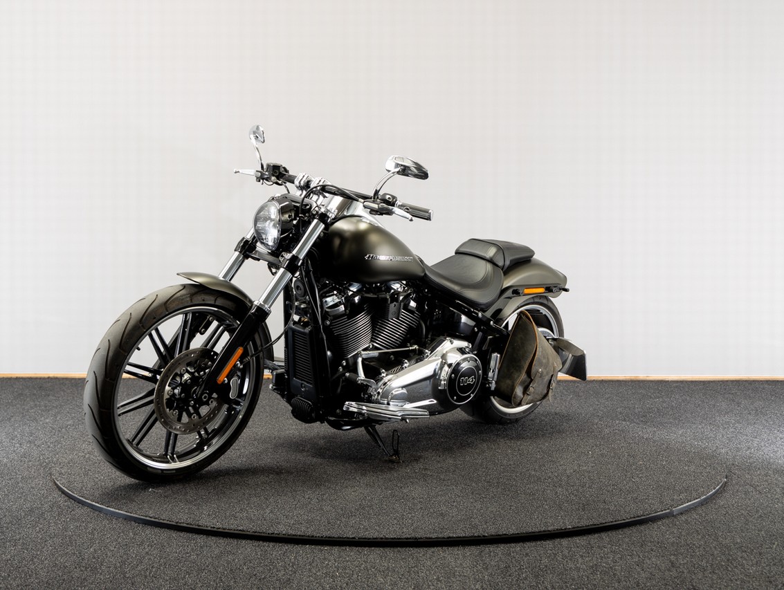 HARLEY-DAVIDSON BREAKOUT 114