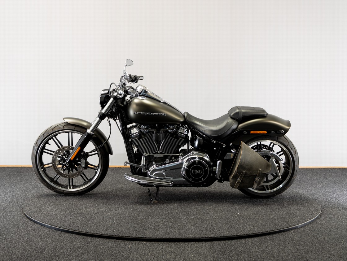 HARLEY-DAVIDSON BREAKOUT 114