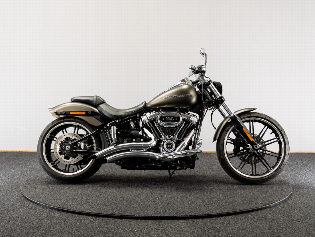 HARLEY-DAVIDSON BREAKOUT 114