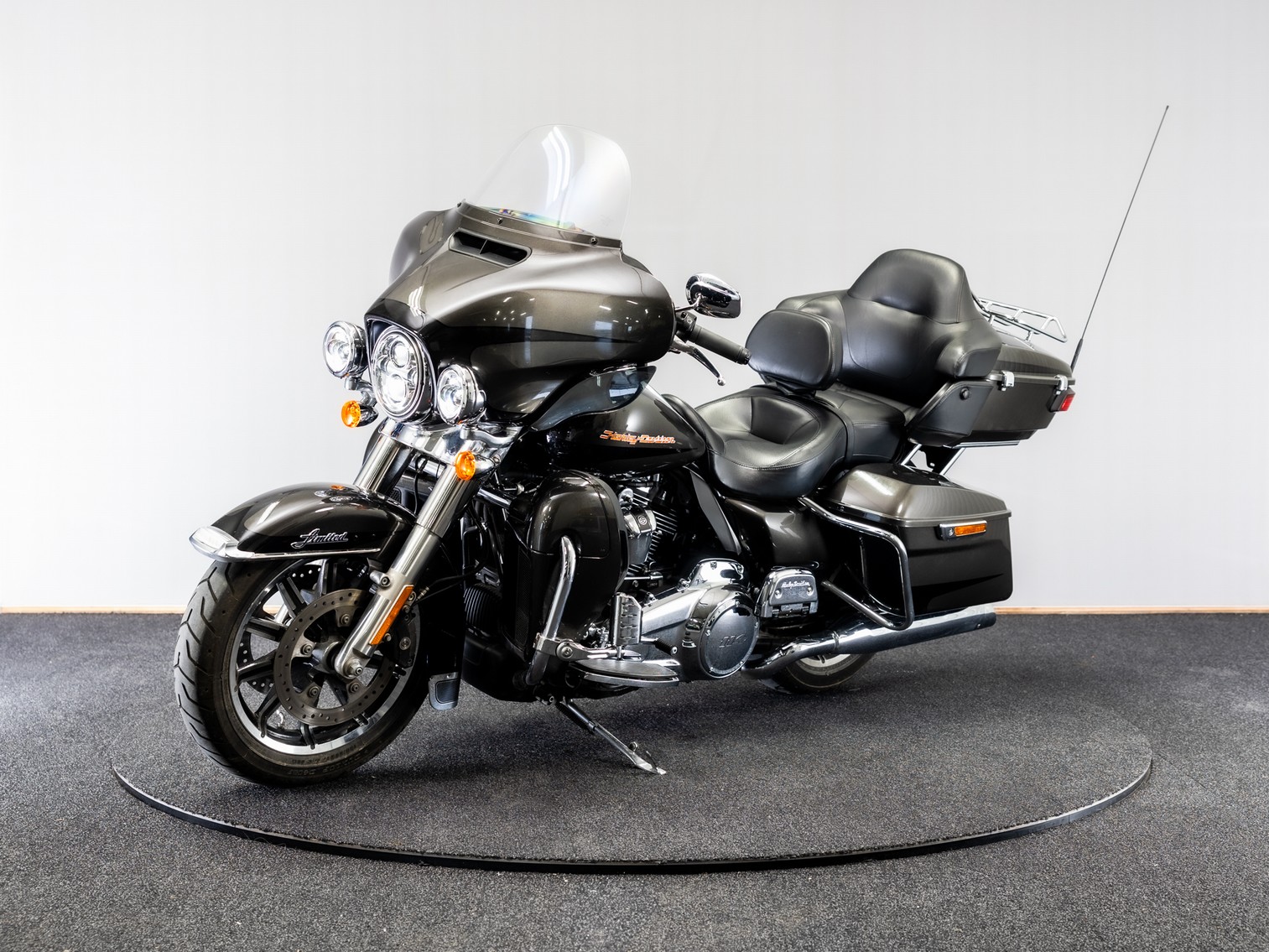 HARLEY-DAVIDSON FLHTK Ultra Limited