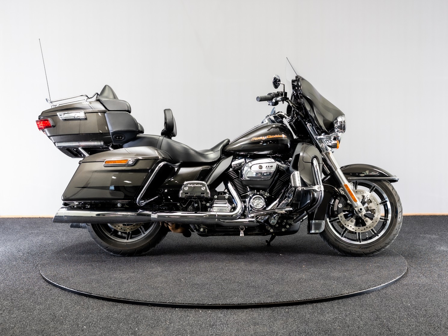 HARLEY-DAVIDSON FLHTK Ultra Limited