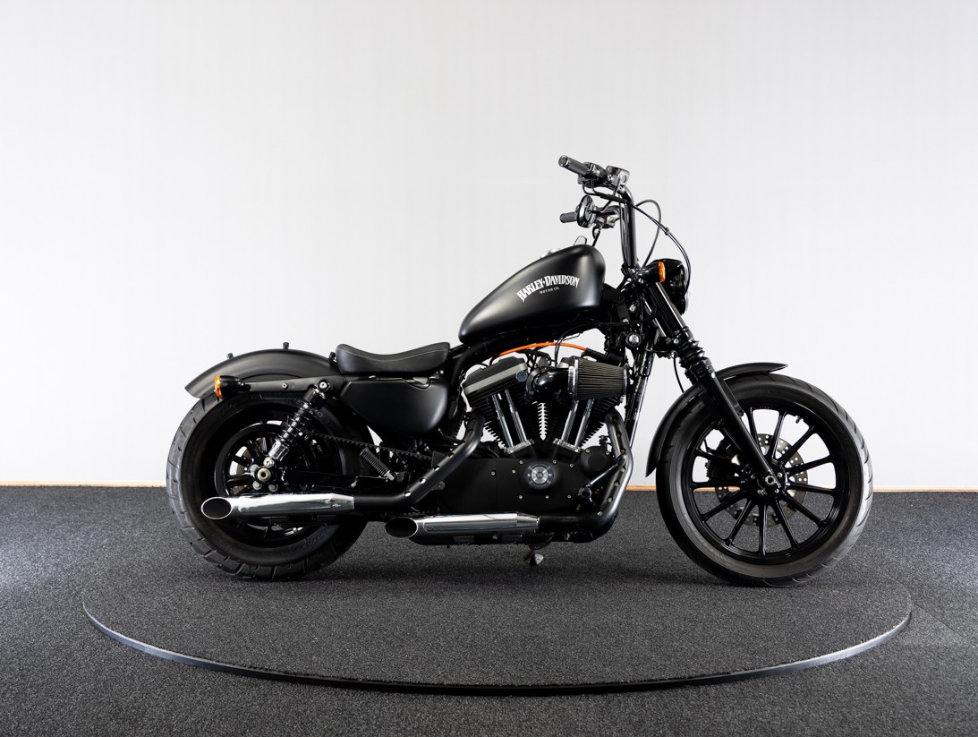HARLEY-DAVIDSON XL 883N IRON