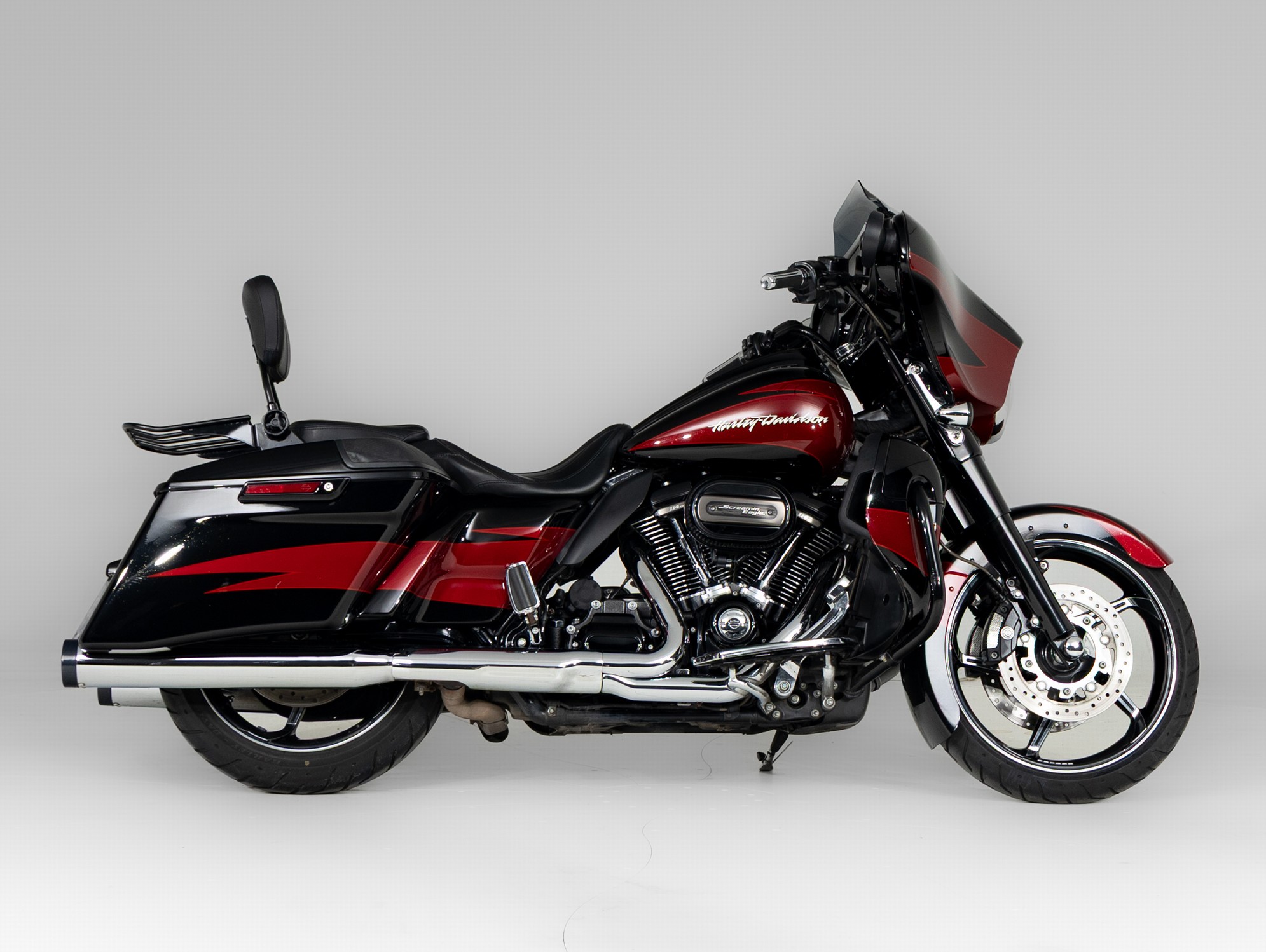 HARLEY-DAVIDSON CVO Street Glide