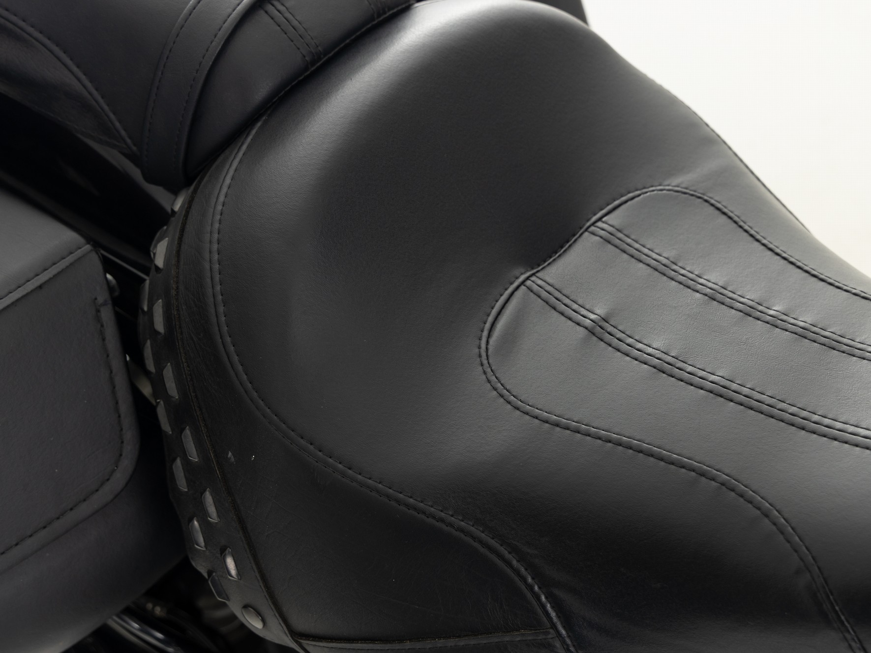 HARLEY-DAVIDSON FLHCS Heritage Classic 114
