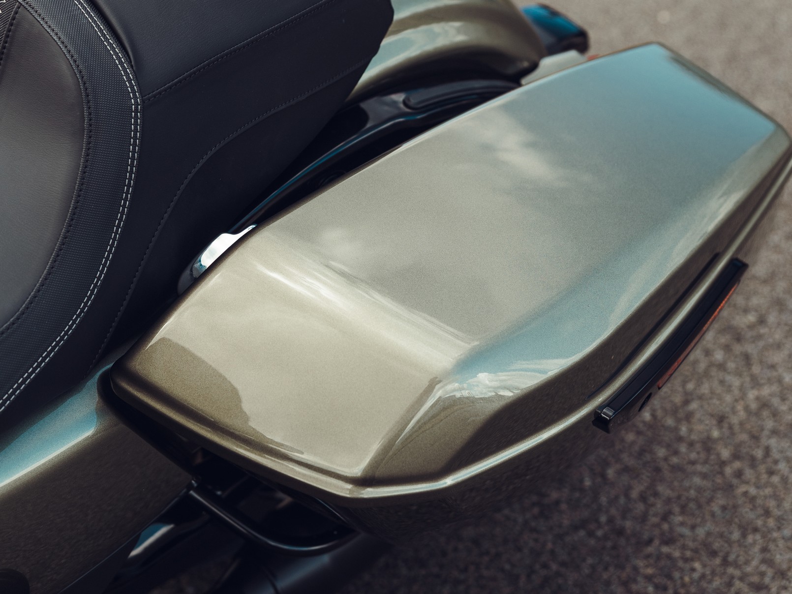 HARLEY-DAVIDSON FLHX Street Glide Solid Colour