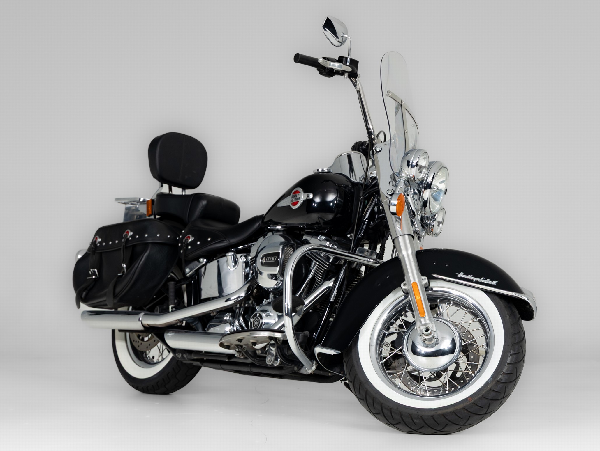 HARLEY-DAVIDSON FLHC Heritage Classic