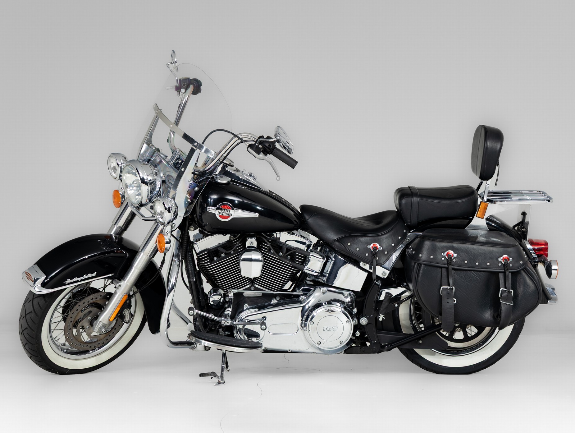 HARLEY-DAVIDSON FLHC Heritage Classic
