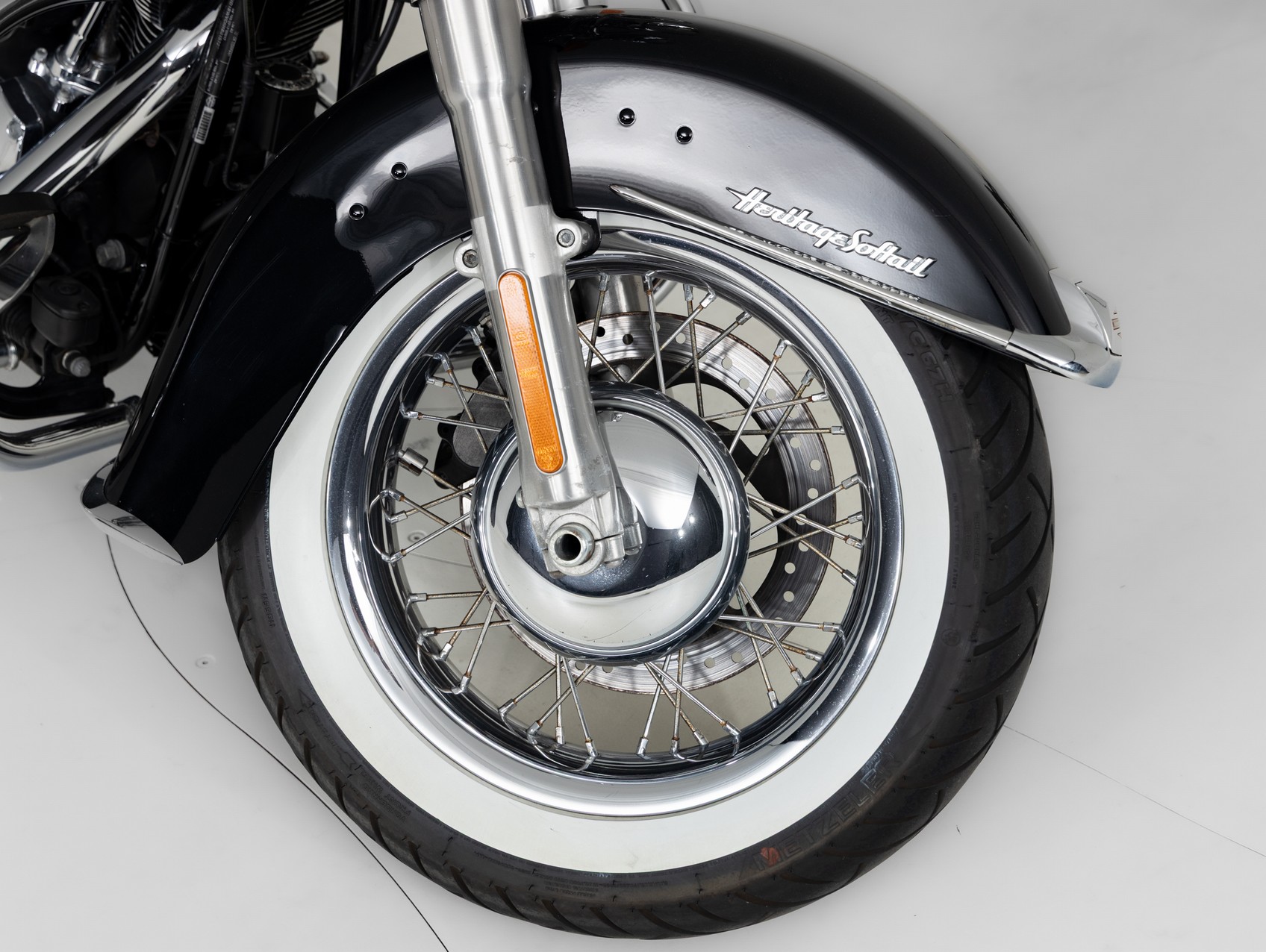 HARLEY-DAVIDSON FLHC Heritage Classic
