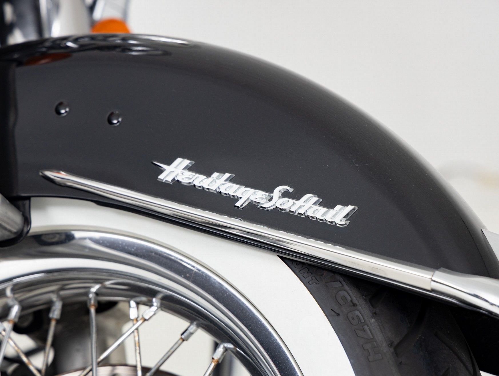 HARLEY-DAVIDSON FLHC Heritage Classic