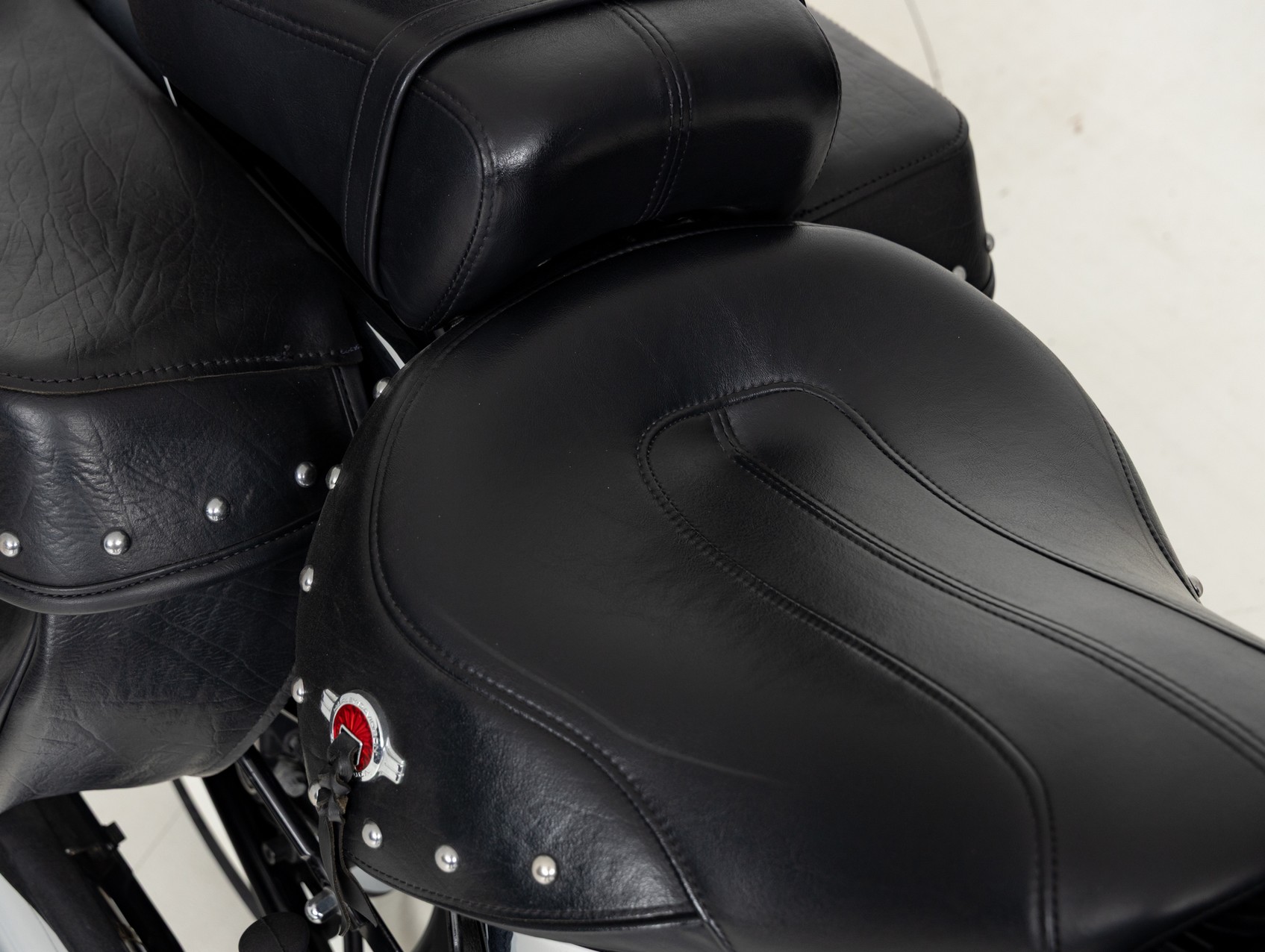 HARLEY-DAVIDSON FLHC Heritage Classic