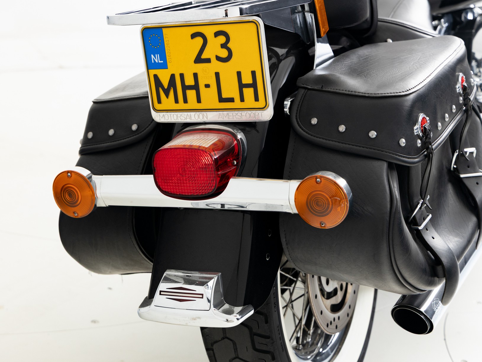 HARLEY-DAVIDSON FLHC Heritage Classic