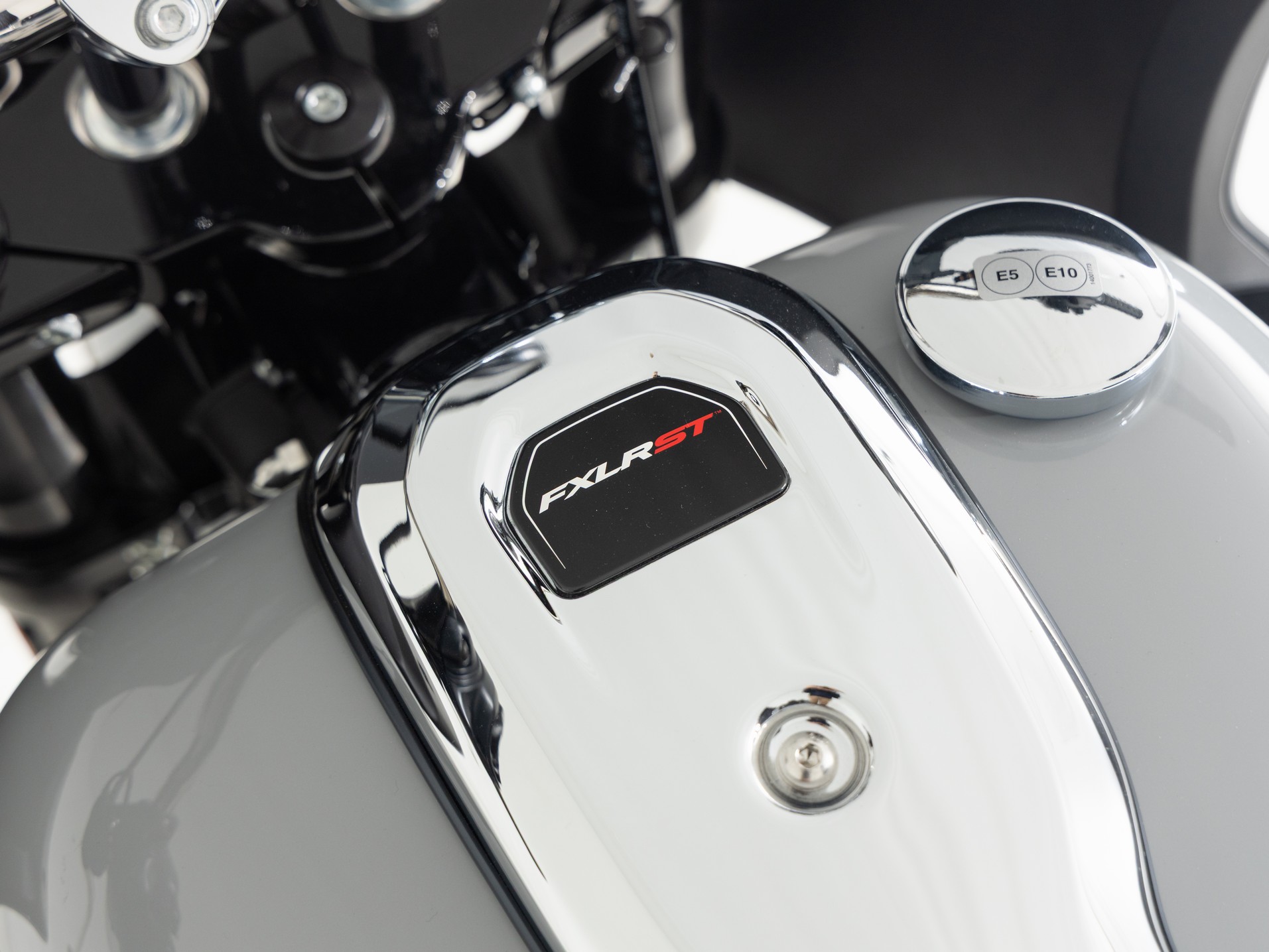 HARLEY-DAVIDSON FXLRST Softail Low Rider ST