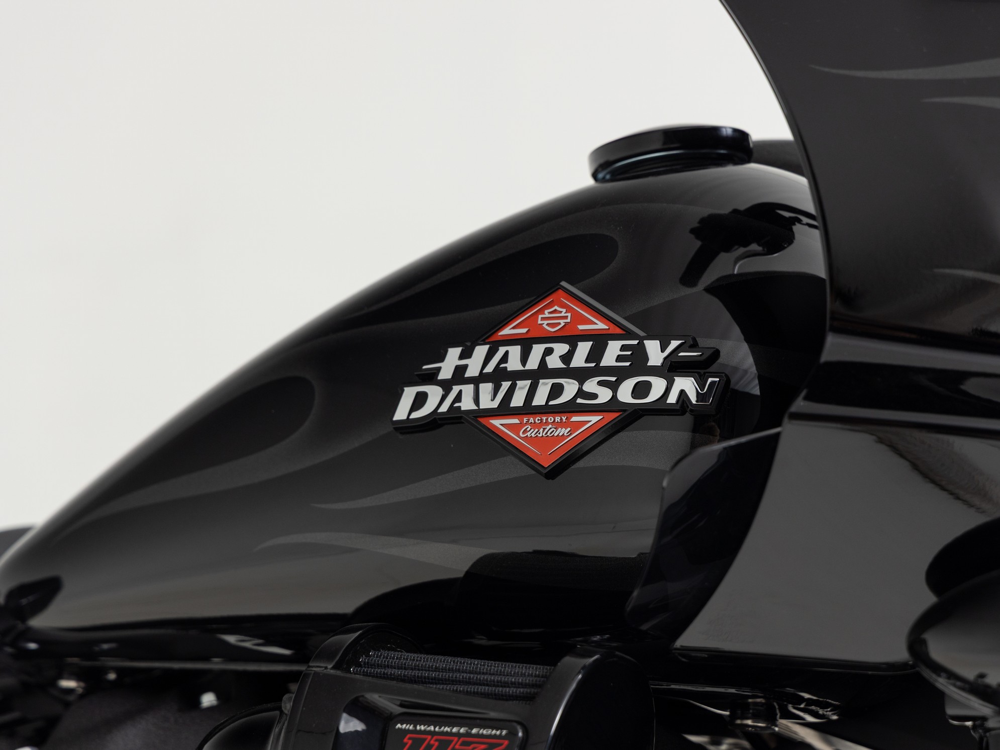 HARLEY-DAVIDSON FXLRST Low Rider ST Custom Col