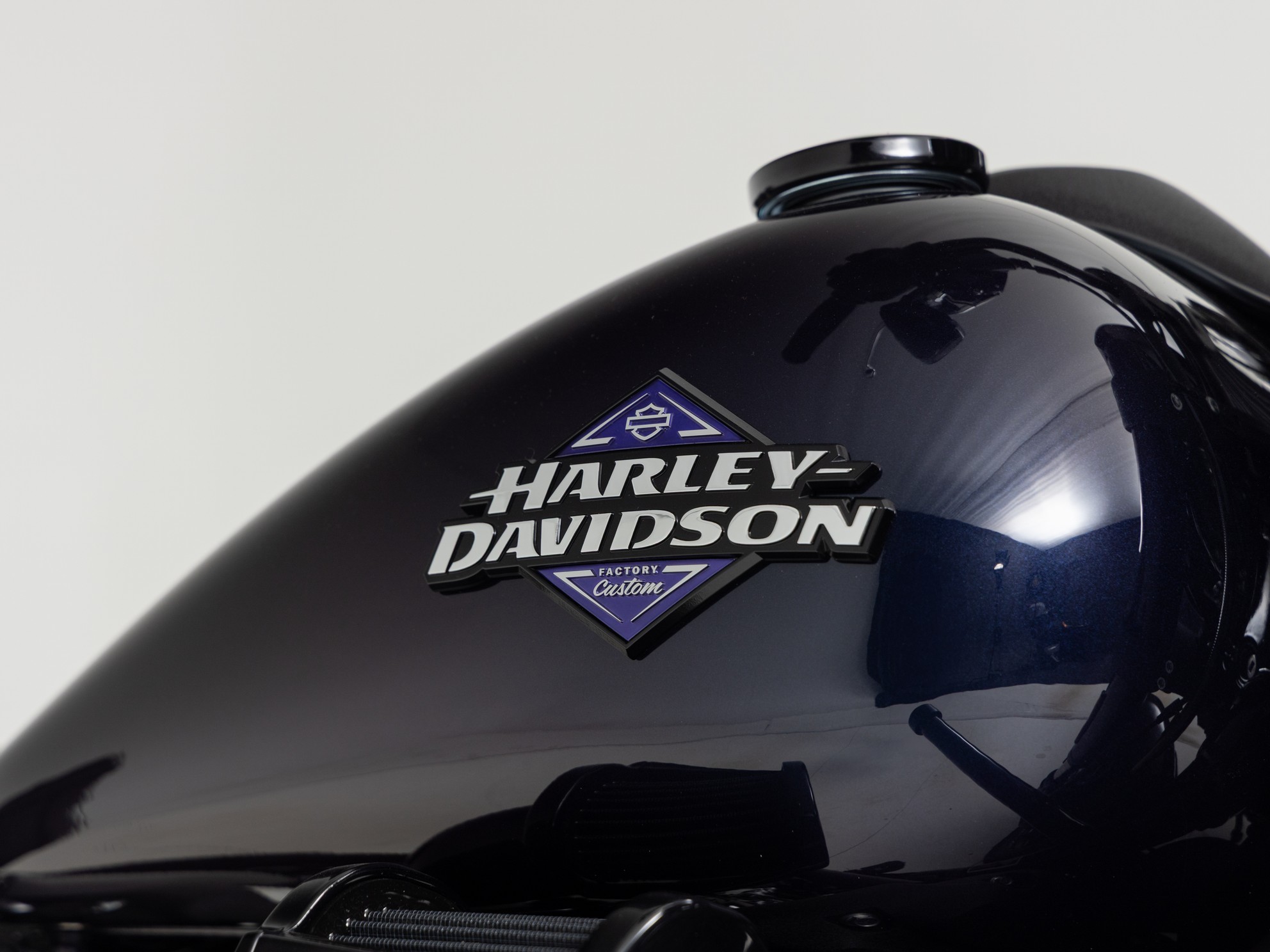 HARLEY-DAVIDSON FXLRS Low Rider S Solid Colour