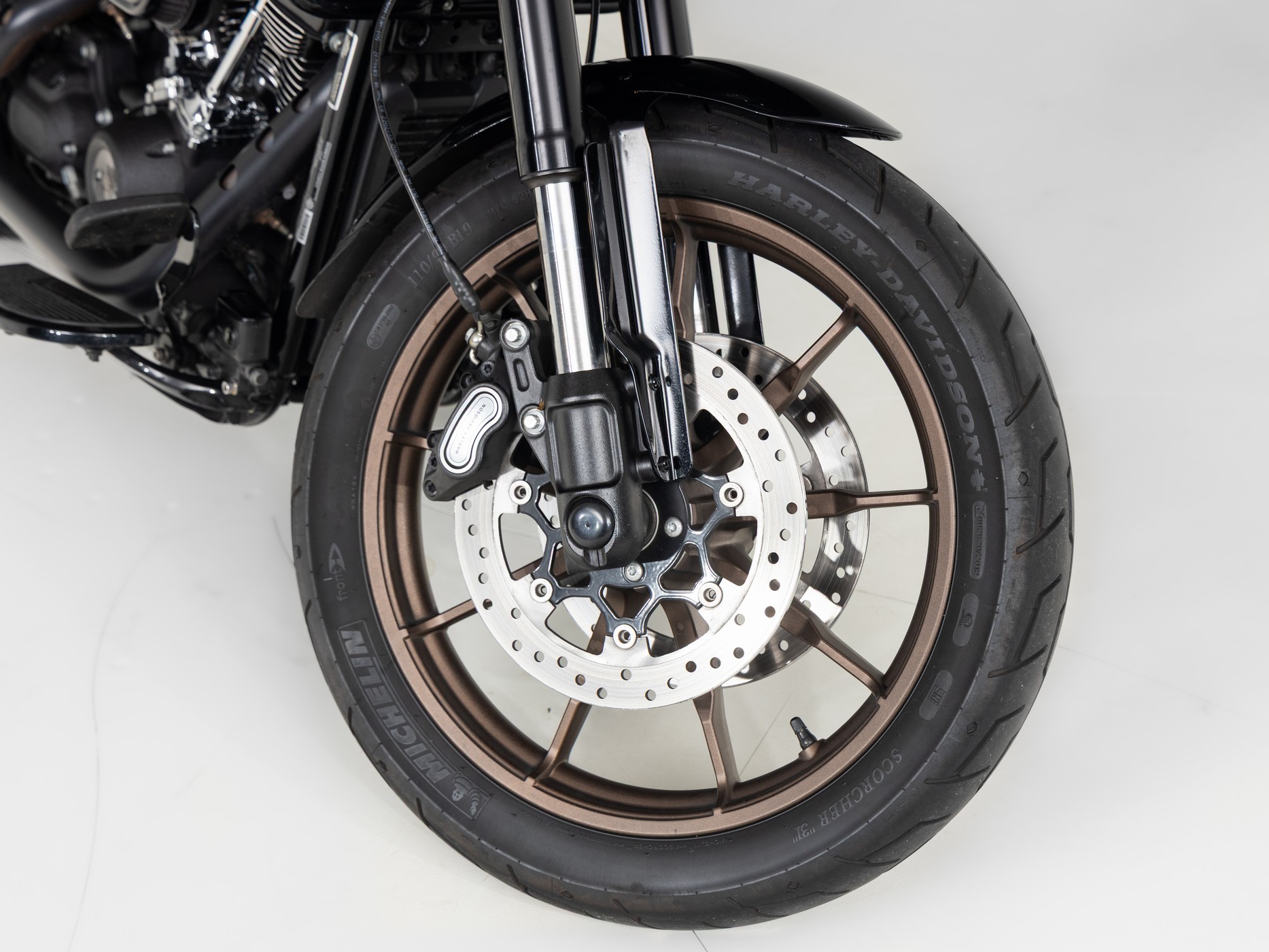 HARLEY-DAVIDSON Low Rider ST
