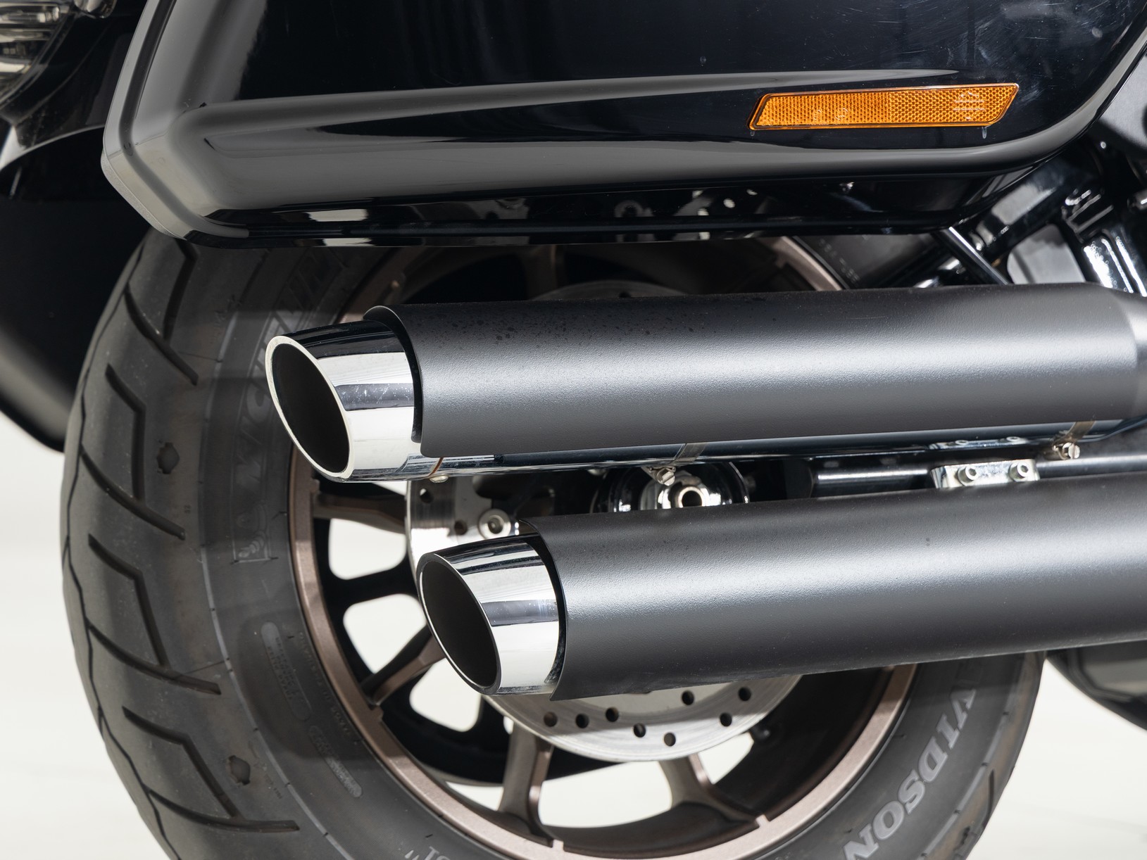 HARLEY-DAVIDSON Low Rider ST