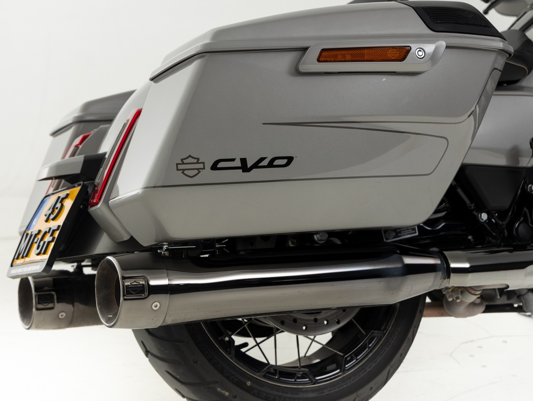 HARLEY-DAVIDSON FLHXSE CVO Street Glide