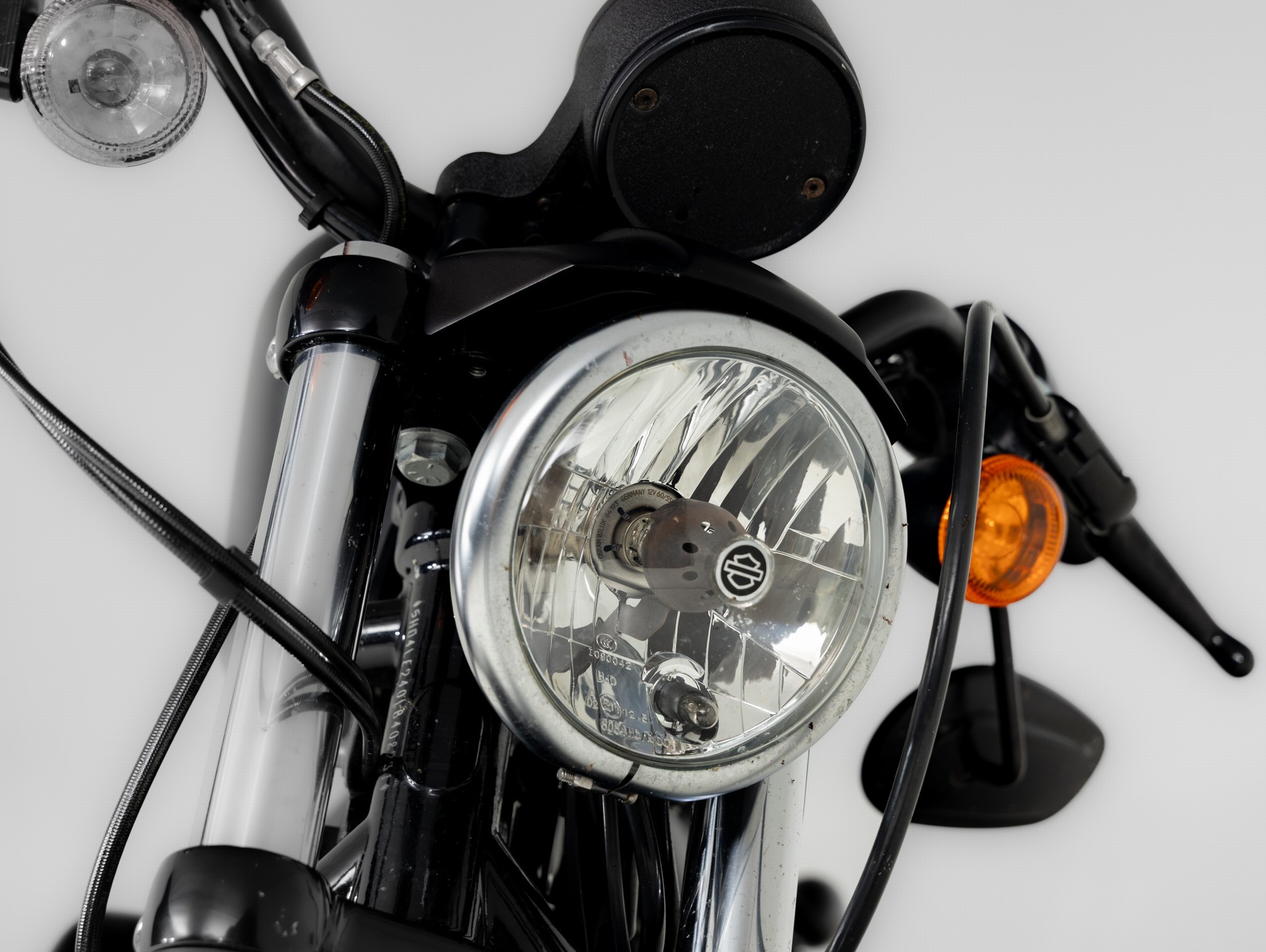 HARLEY-DAVIDSON IRON 883