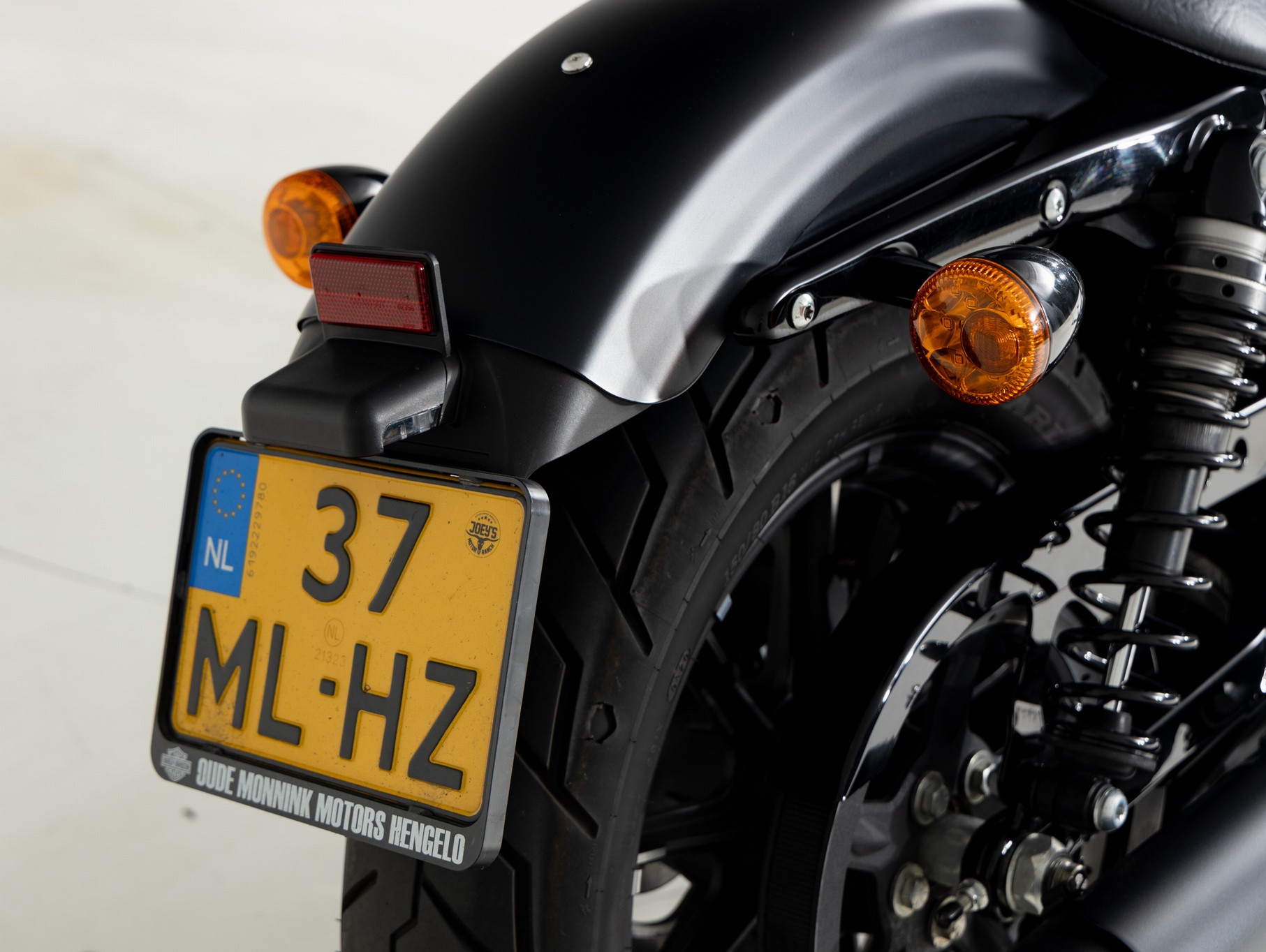 HARLEY-DAVIDSON IRON 883