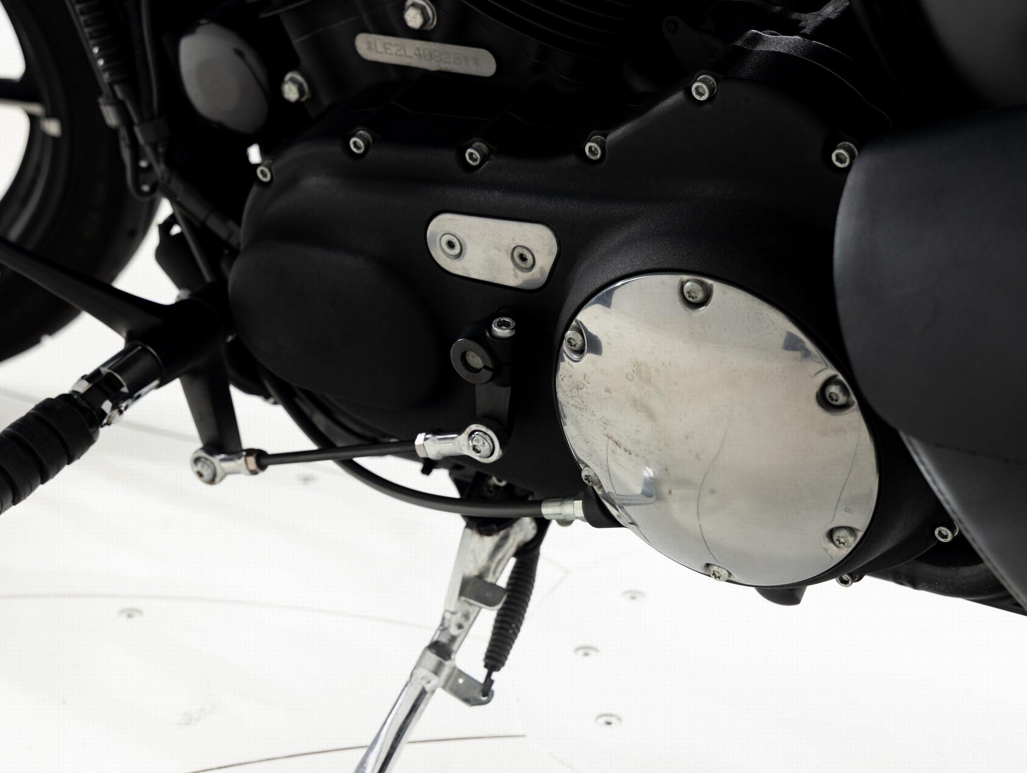 HARLEY-DAVIDSON IRON 883