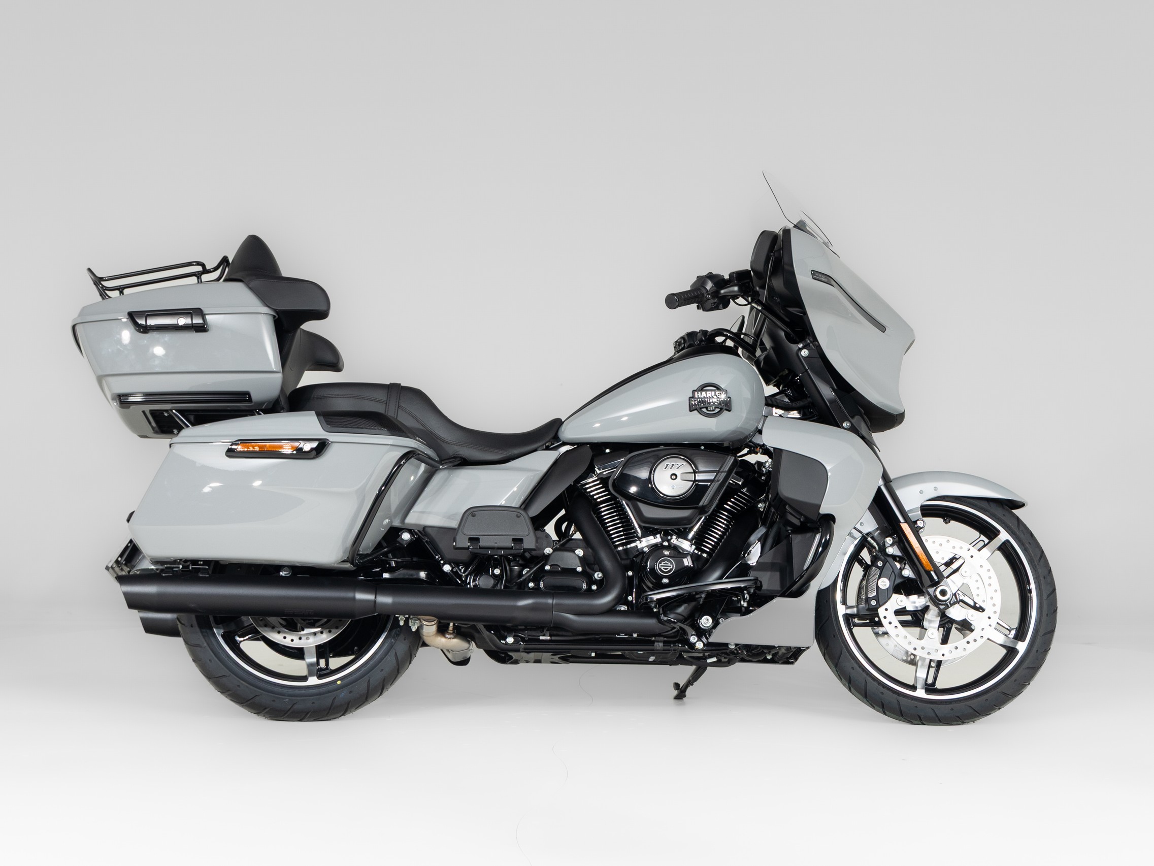 HARLEY-DAVIDSON - FLHXU Street Glide Ultra Black