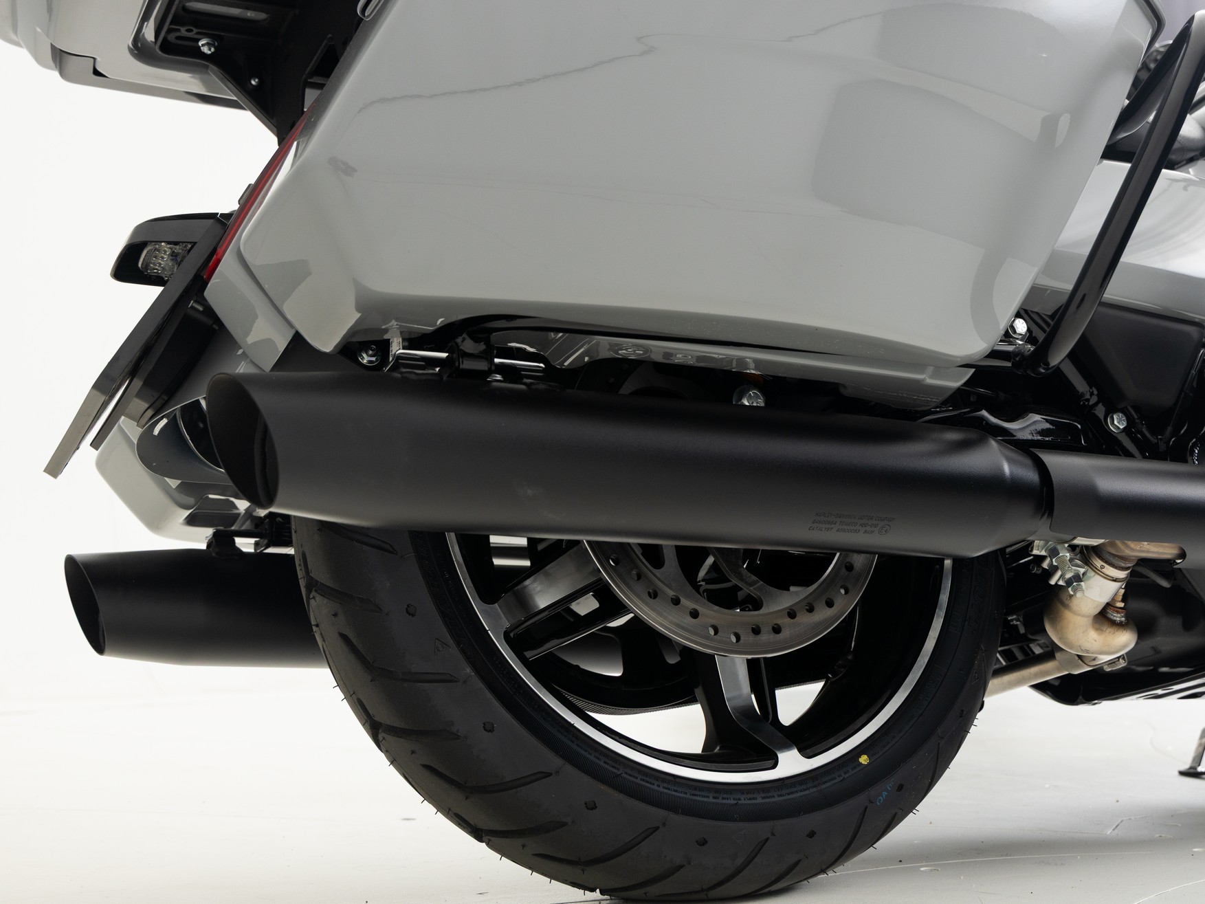 HARLEY-DAVIDSON - FLHXU Street Glide Ultra Black