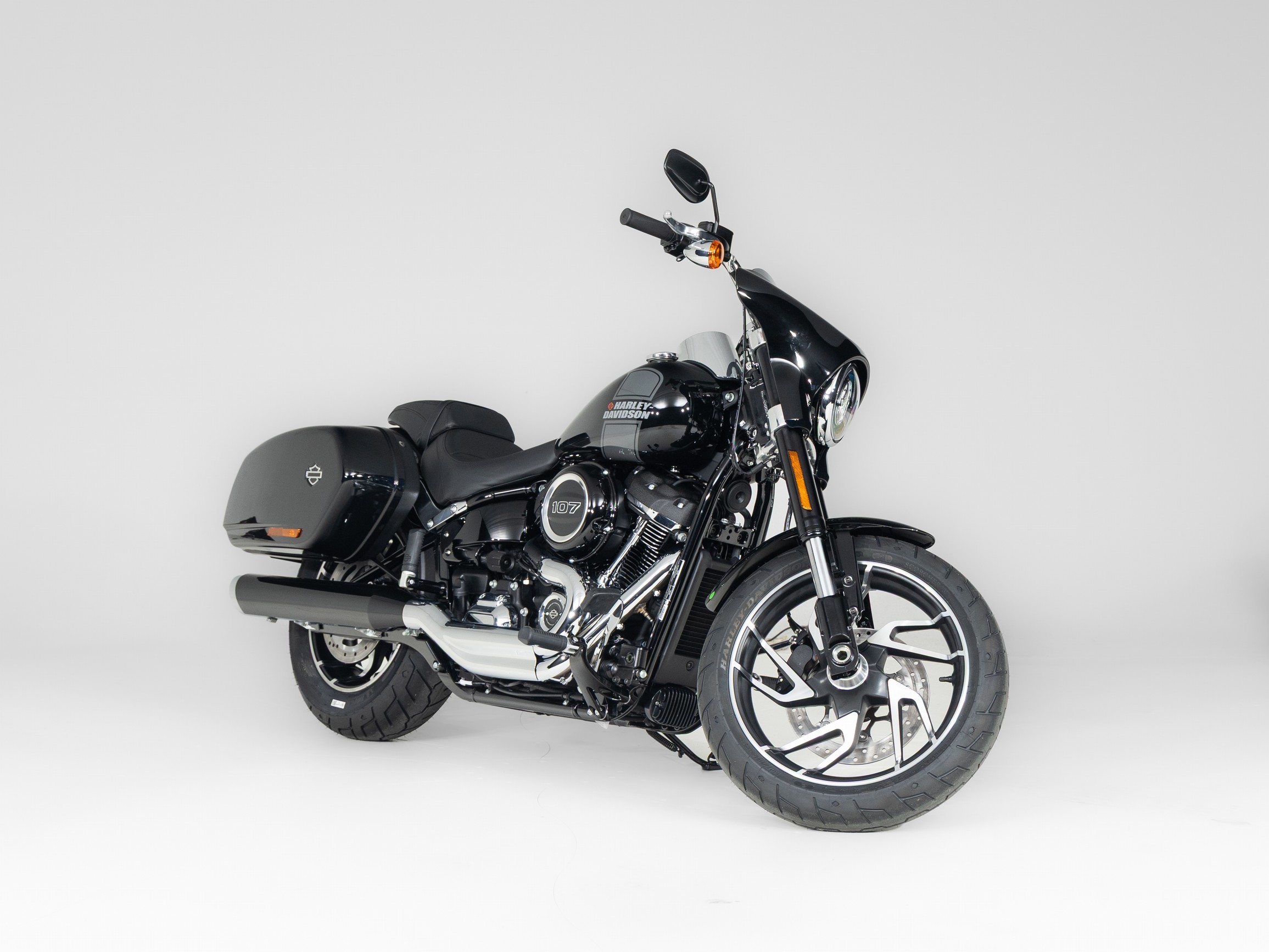 HARLEY-DAVIDSON FLSB Sport Glide Vivid Black