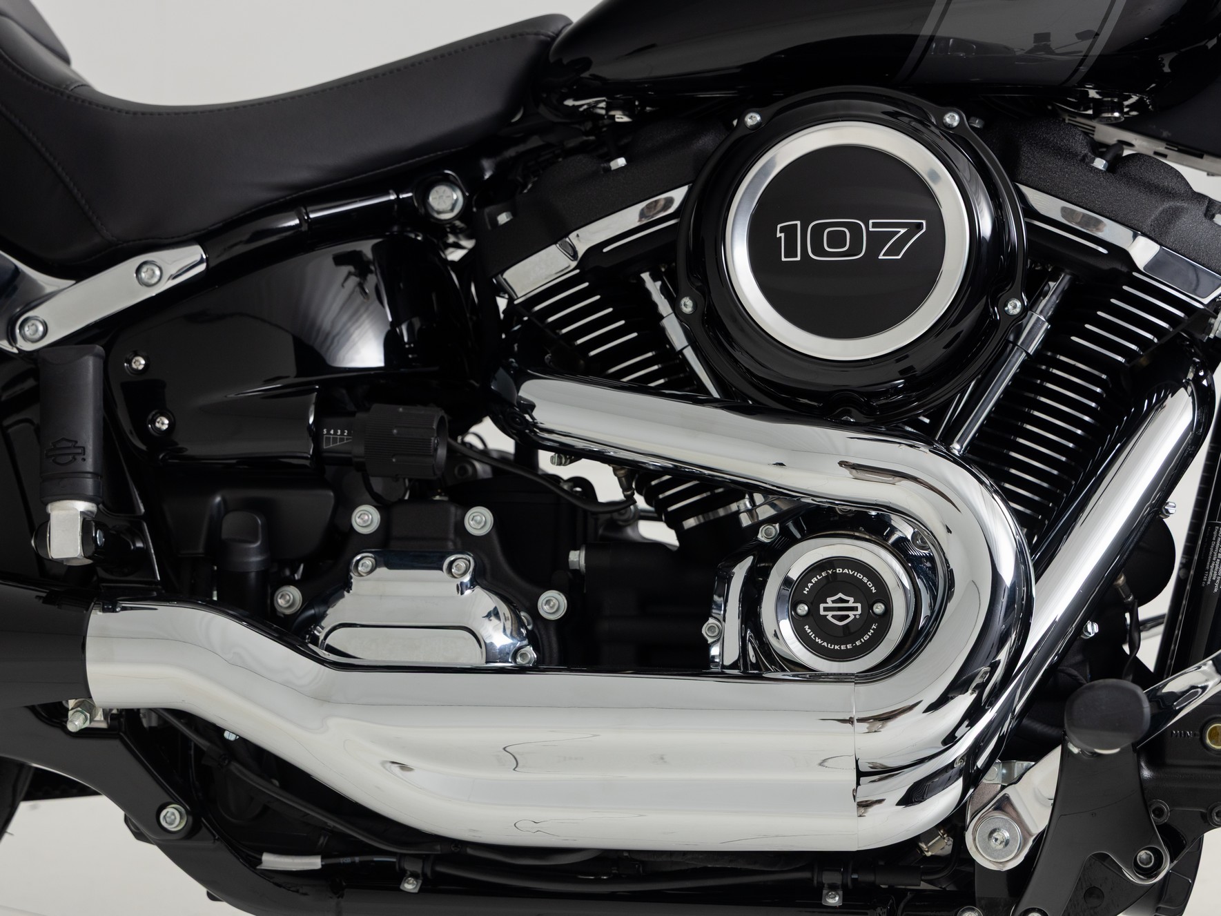HARLEY-DAVIDSON FLSB Sport Glide Vivid Black