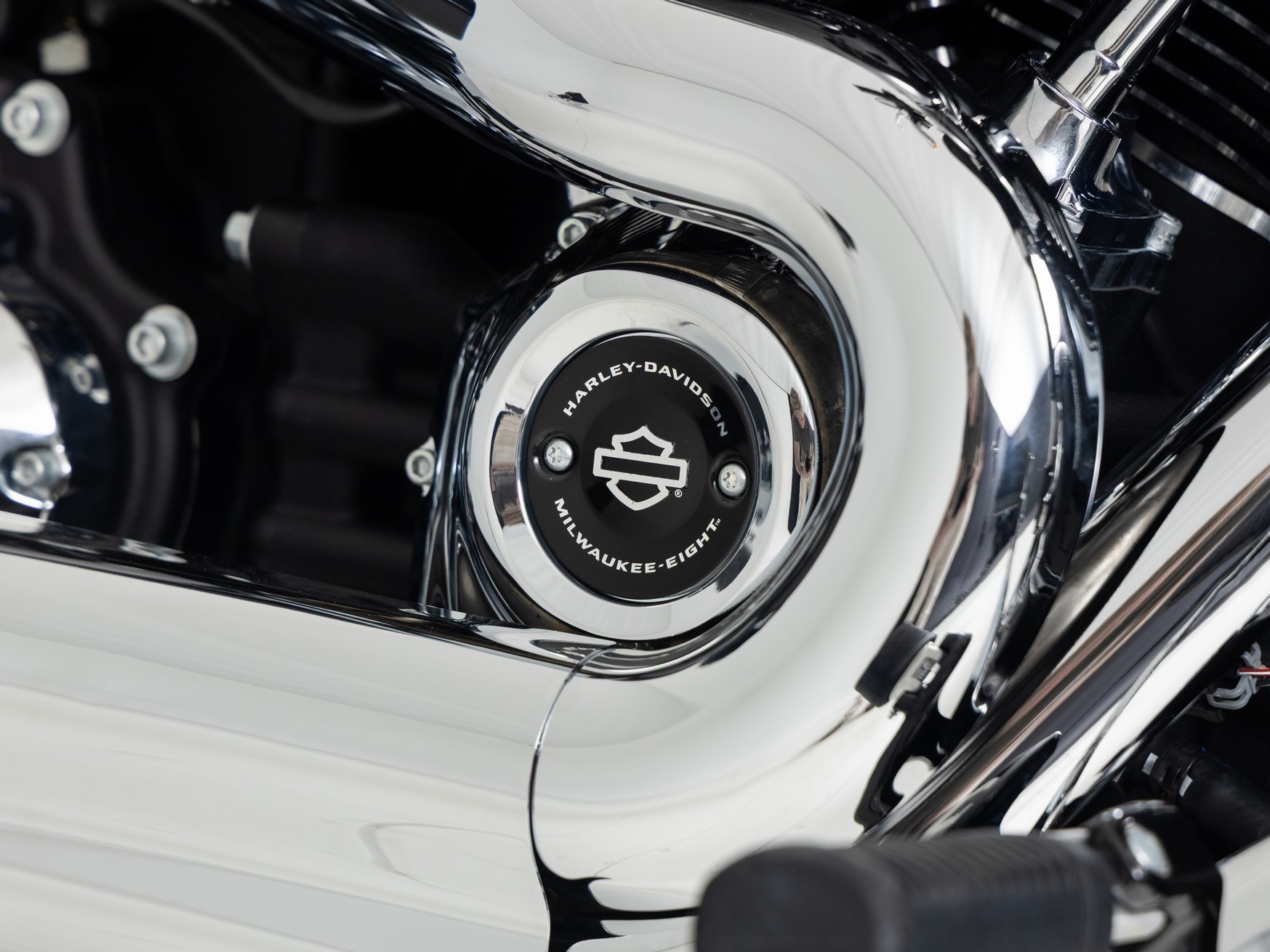 HARLEY-DAVIDSON FLSB Sport Glide Vivid Black