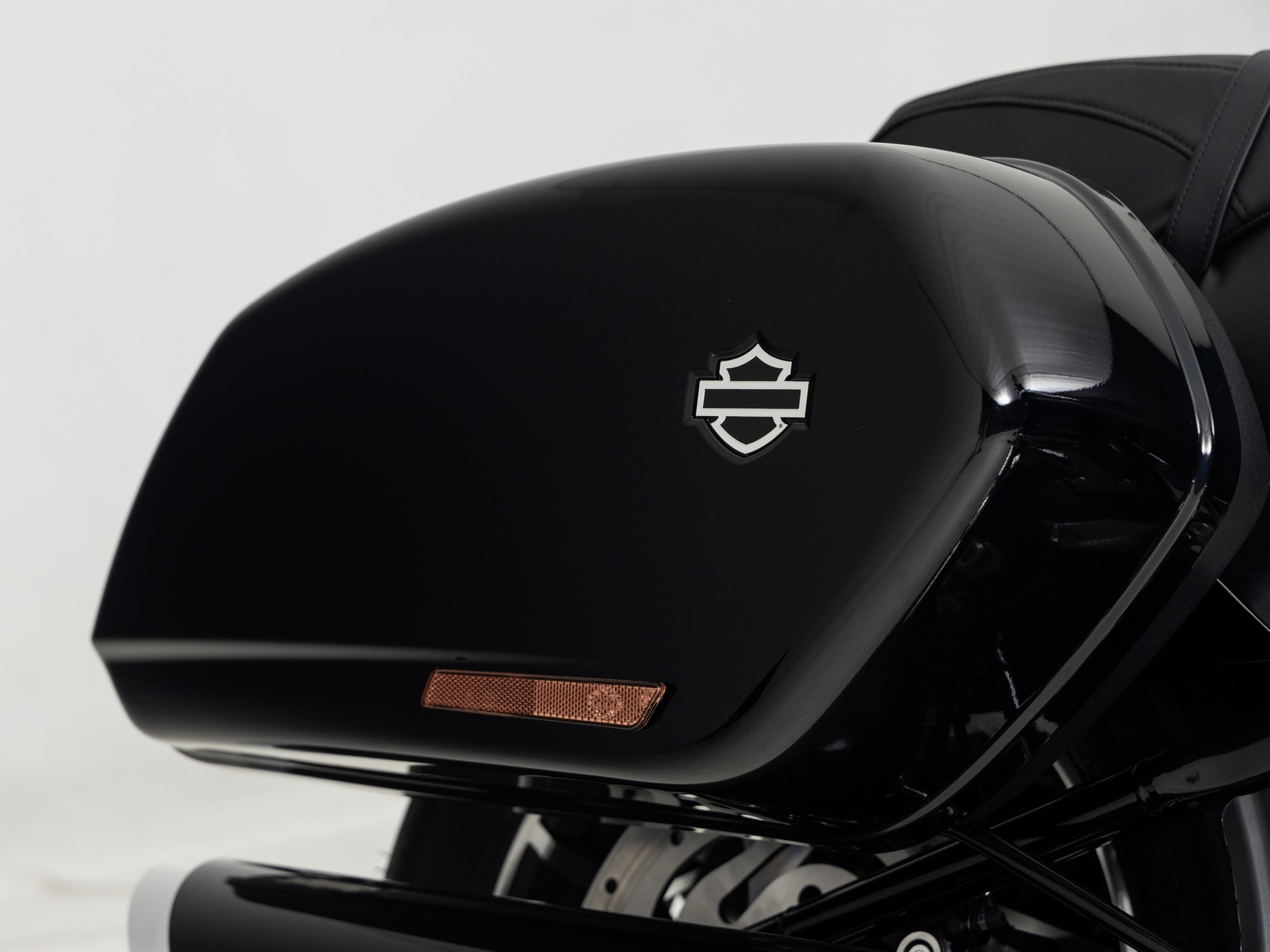 HARLEY-DAVIDSON FLSB Sport Glide Vivid Black