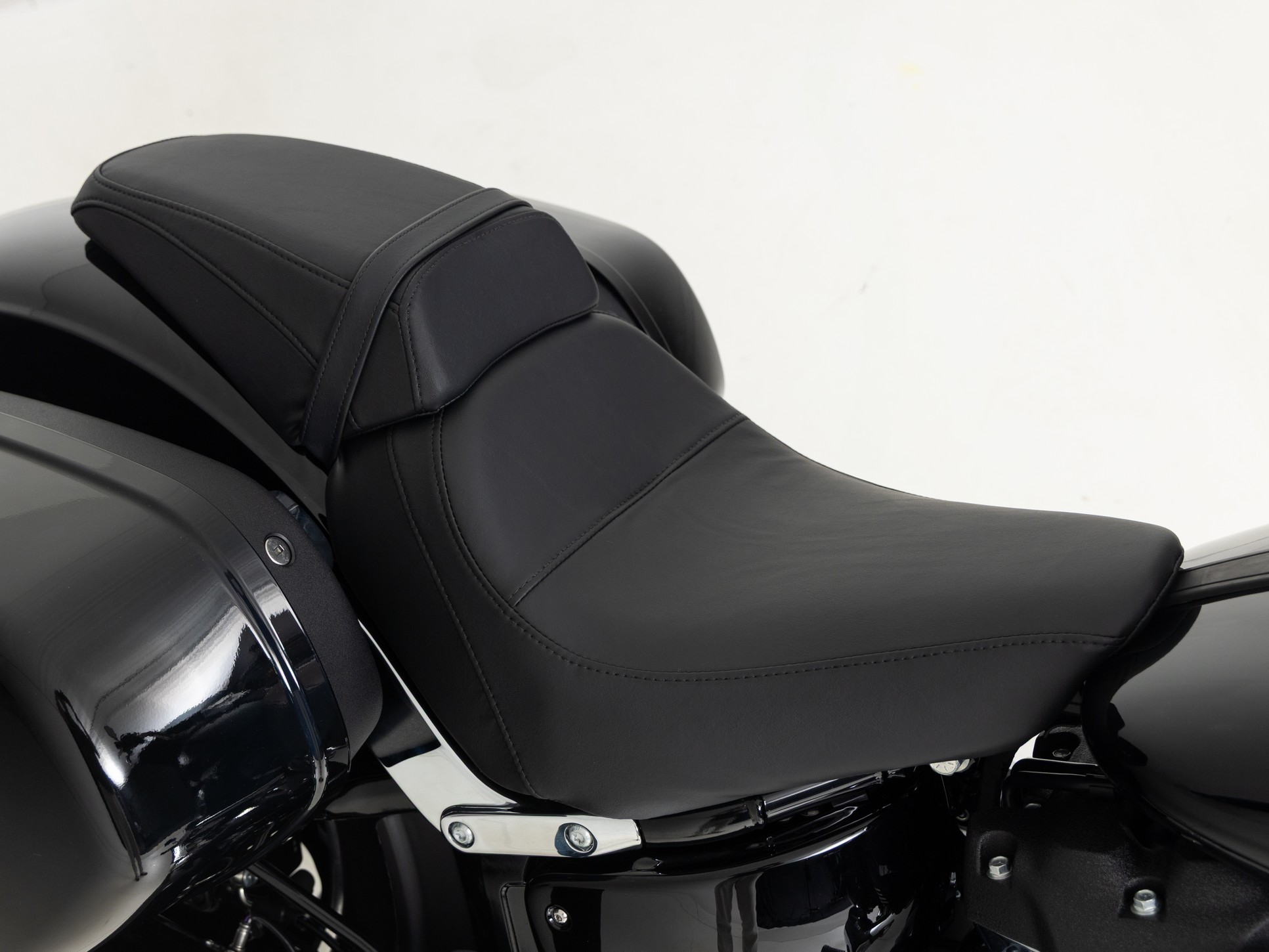 HARLEY-DAVIDSON FLSB Sport Glide Vivid Black