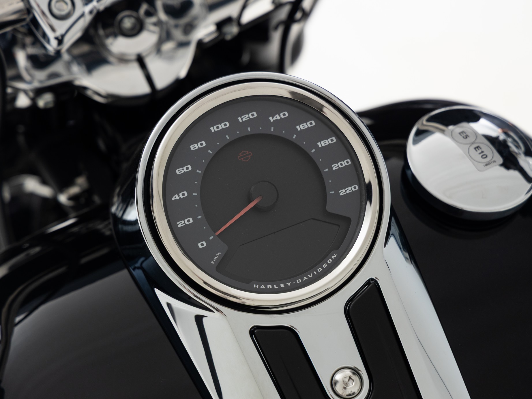 HARLEY-DAVIDSON FLSB Sport Glide Vivid Black